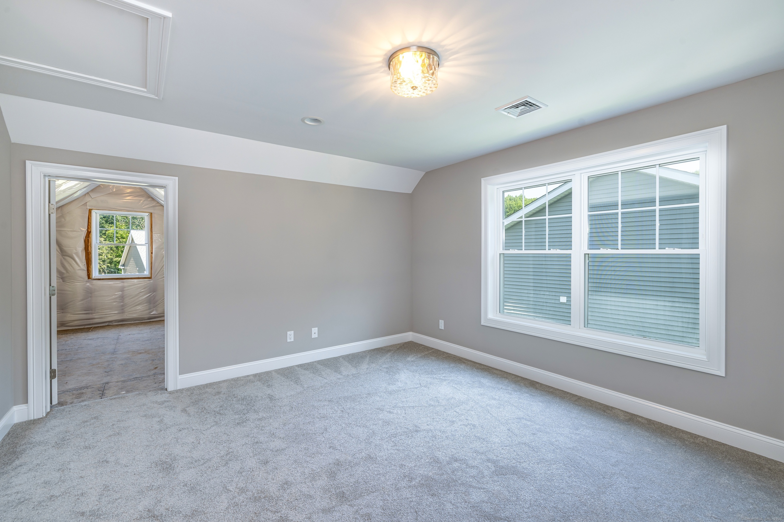 East Lyme, Connecticut 06357, United States, 2 Bedrooms Bedrooms, ,3 BathroomsBathrooms,Residential,Active,165775