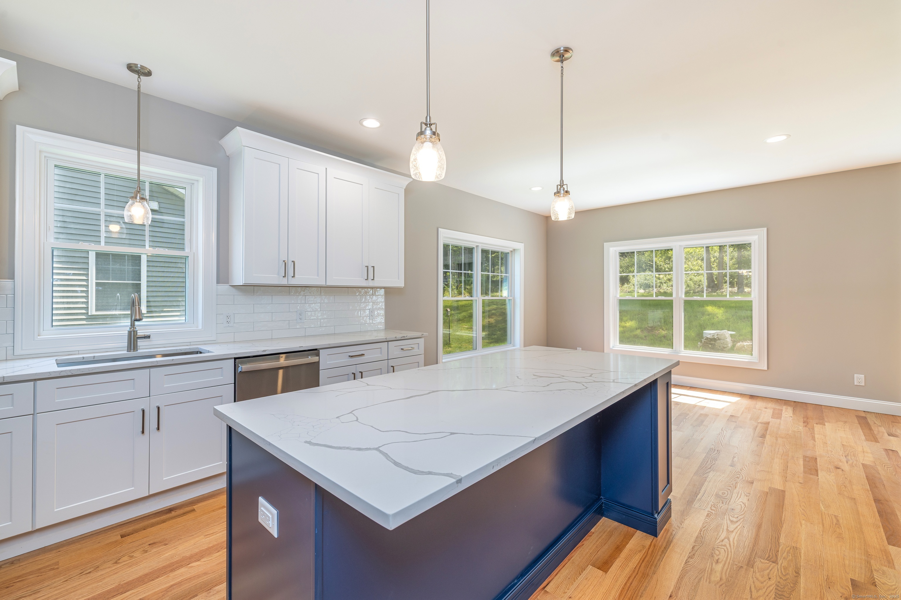 East Lyme, Connecticut 06357, United States, 2 Bedrooms Bedrooms, ,3 BathroomsBathrooms,Residential,Active,165775