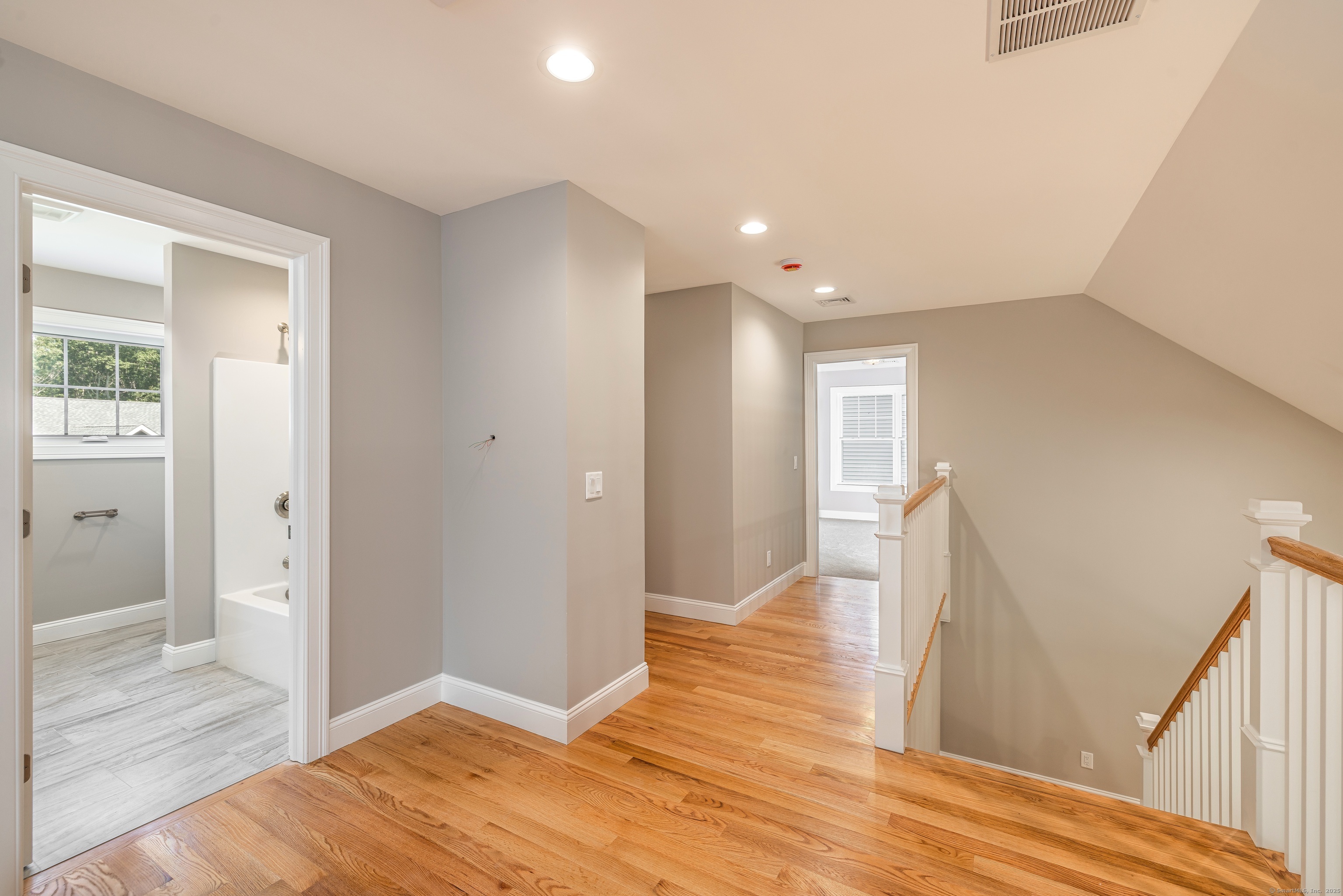 East Lyme, Connecticut 06357, United States, 2 Bedrooms Bedrooms, ,3 BathroomsBathrooms,Residential,Active,165775