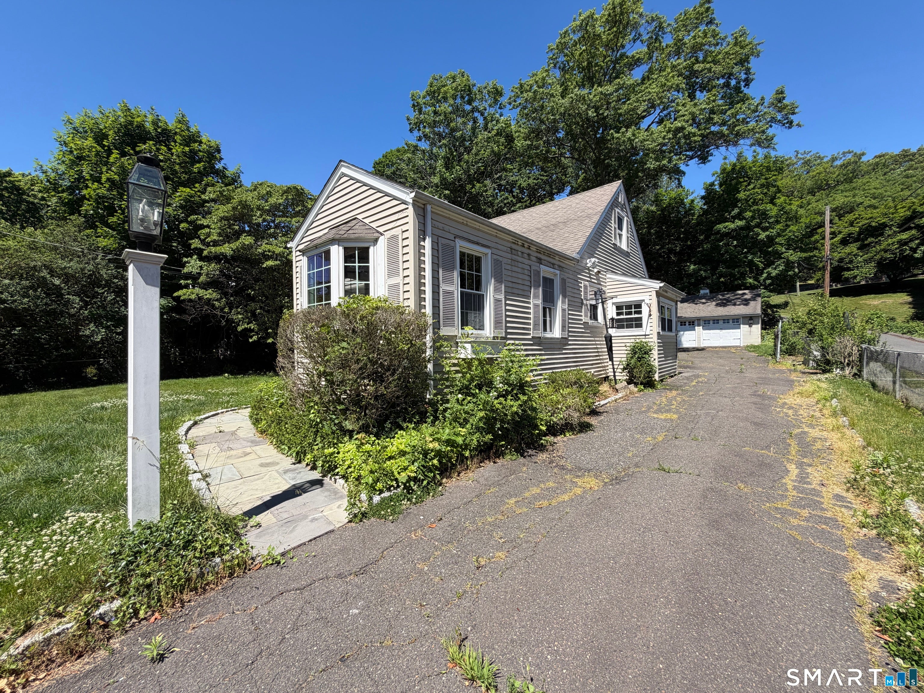 329 Bronson Road