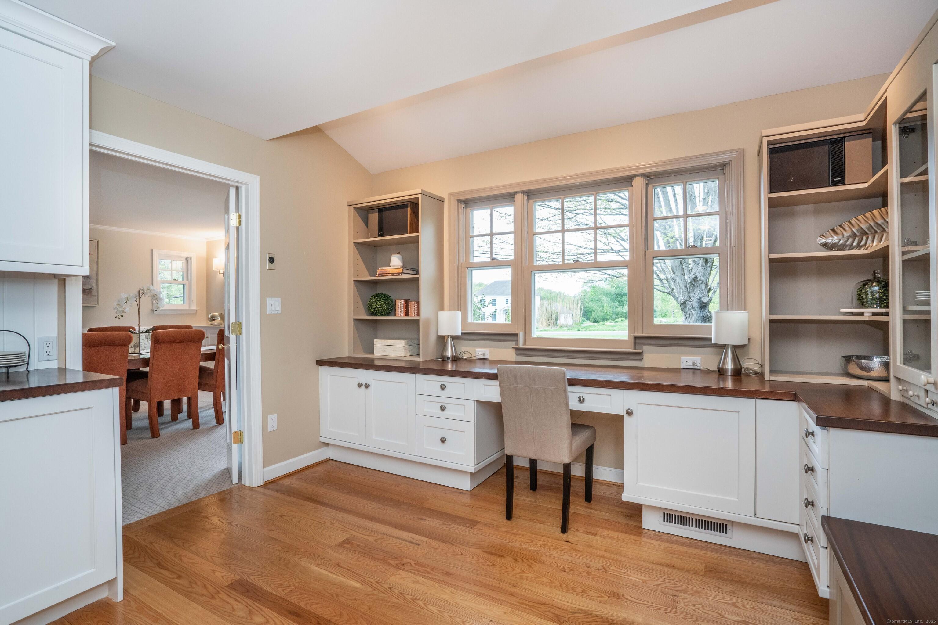 300 Mountain Spring Road, Farmington, Connecticut image 12