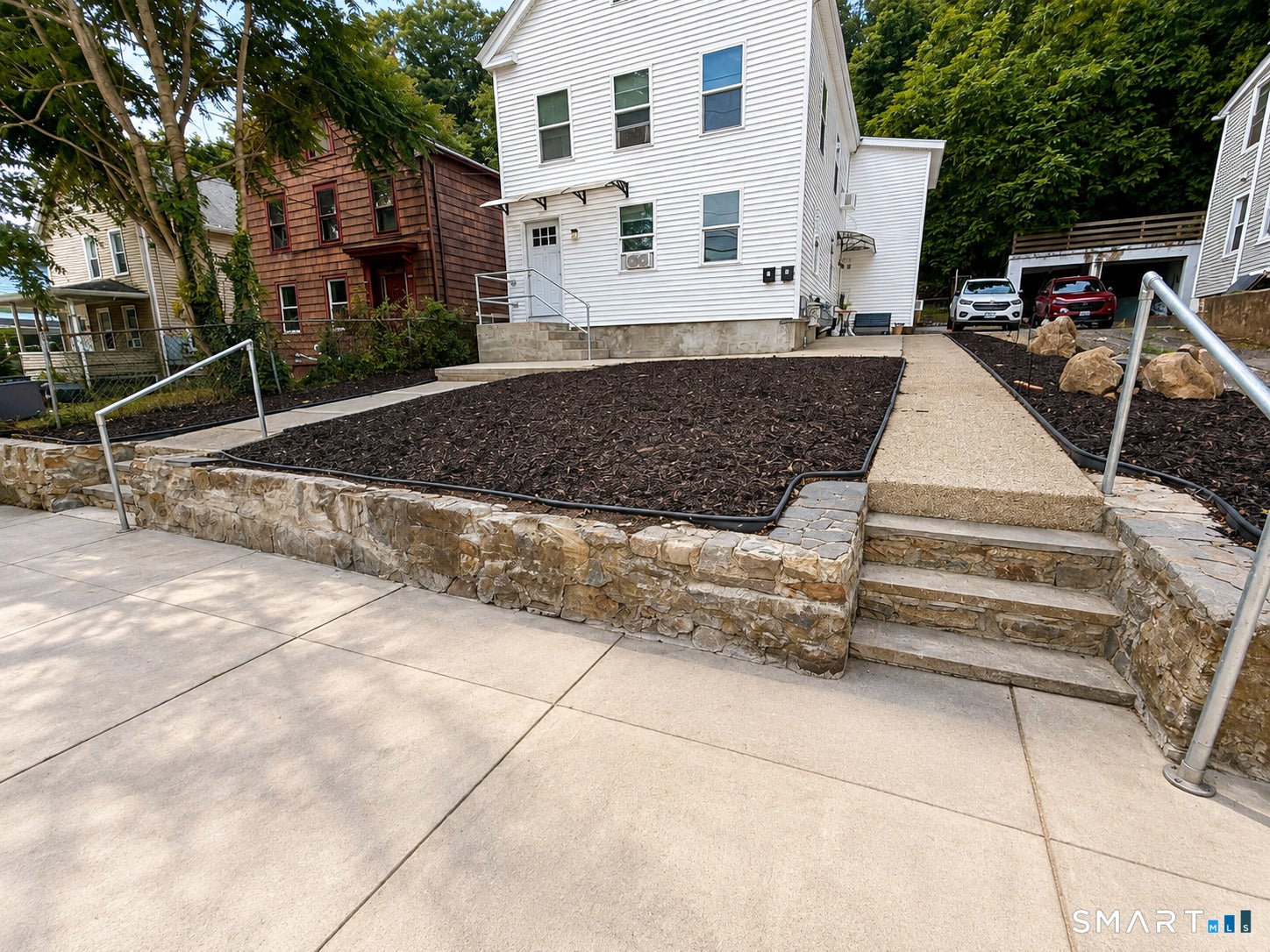 463 East Main Street