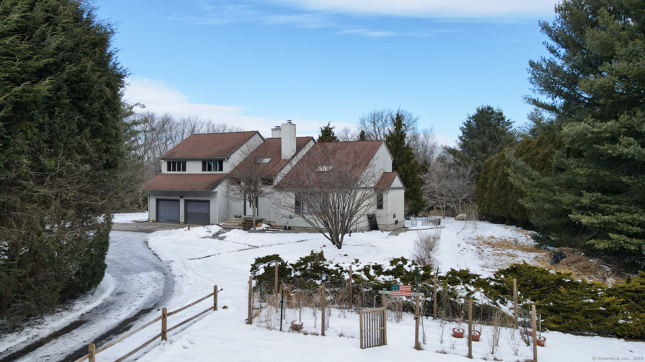 Property for Sale at Chucta Road, Seymour, Connecticut - Bedrooms: 4 
Bathrooms: 3 
Rooms: 7  - $628,000