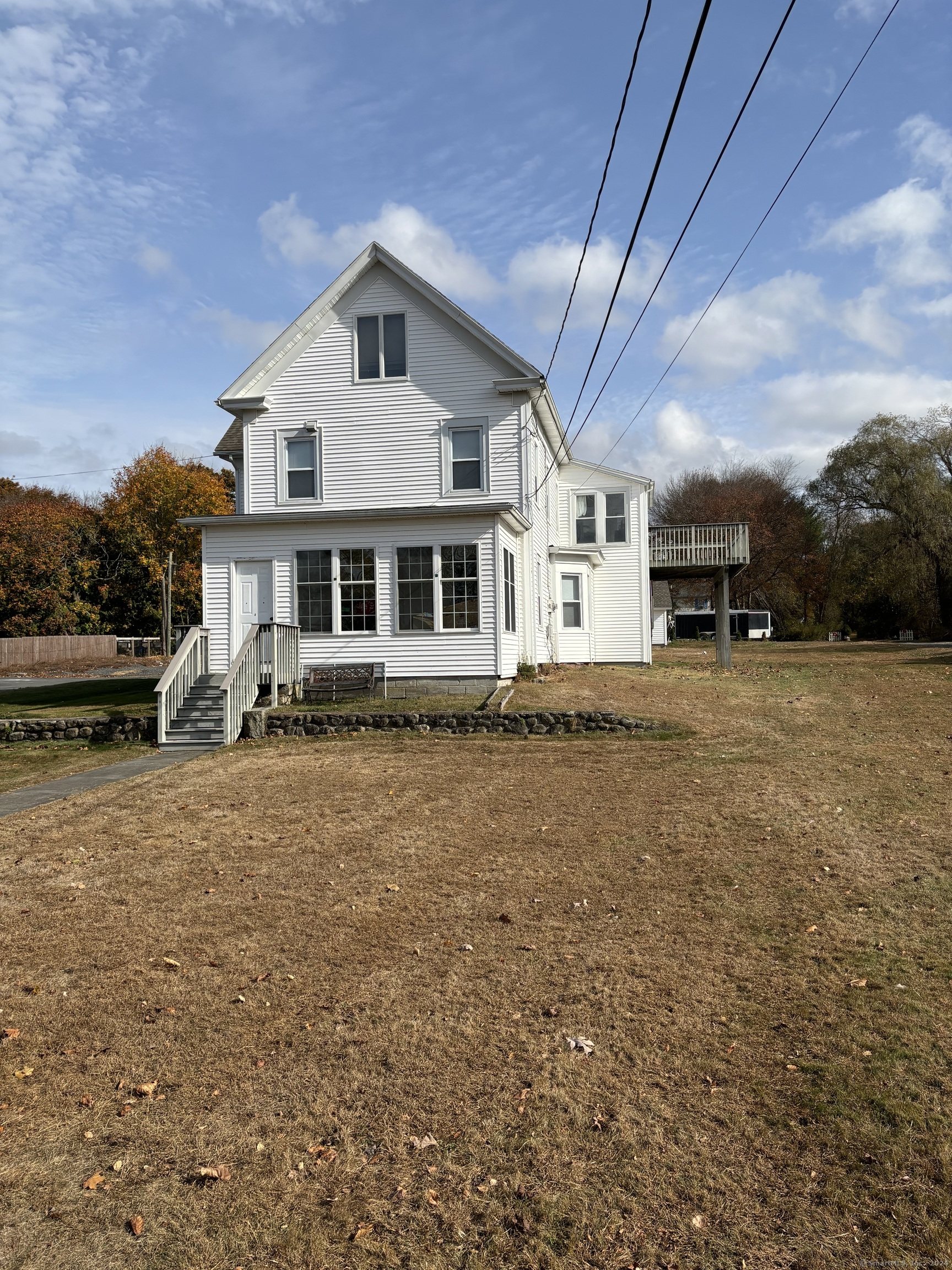 Rental Property at 52 Millstone Road 2, Waterford, Connecticut - Bedrooms: 2 
Bathrooms: 1 
Rooms: 4  - $1,700 MO.