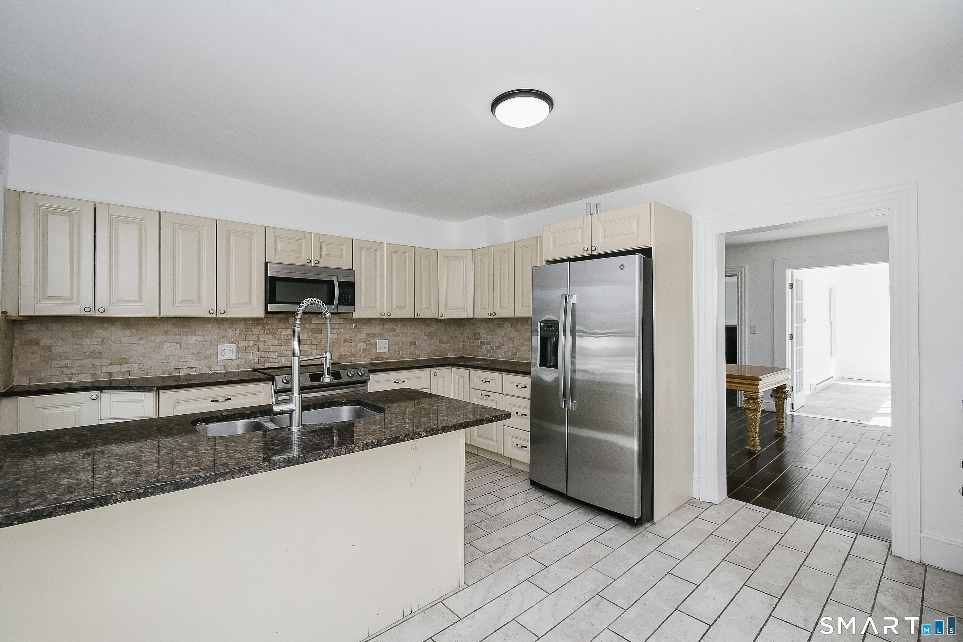 82 Greenwoods Road East