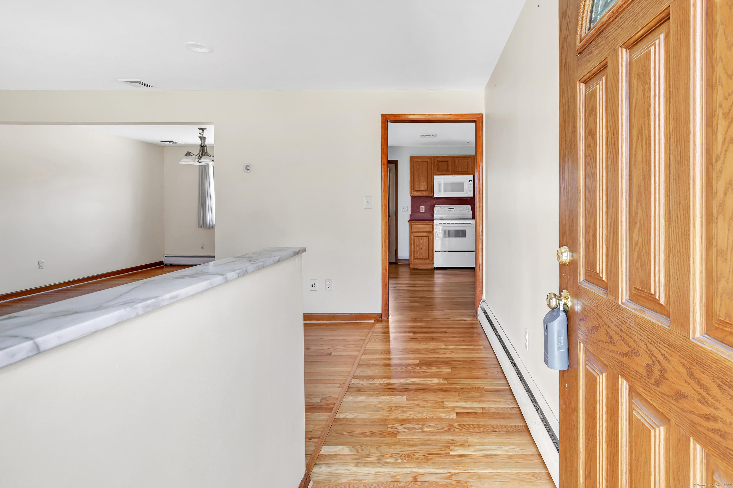 5 Lawn Circle, Trumbull, Connecticut image 2