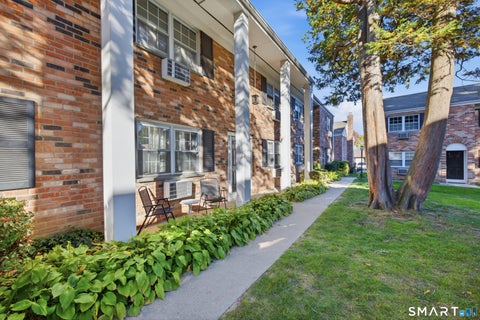 Photo of 151 Courtland Avenue #4D, Stamford, CT 06902 (MLS # 24217932)