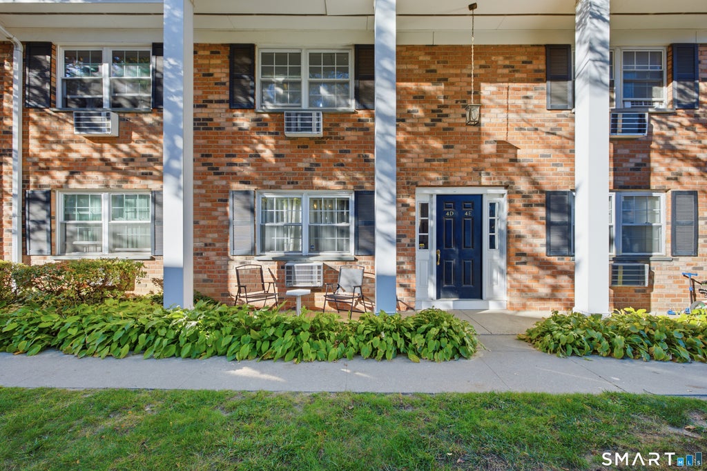 Photo of 151 Courtland Avenue #4D, Stamford, CT 06902 (MLS # 24217932)