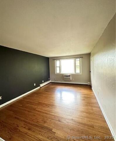 Middletown, Connecticut 06457, United States, 2 Bedrooms Bedrooms, ,1 BathroomBathrooms,Residential,Active,238265