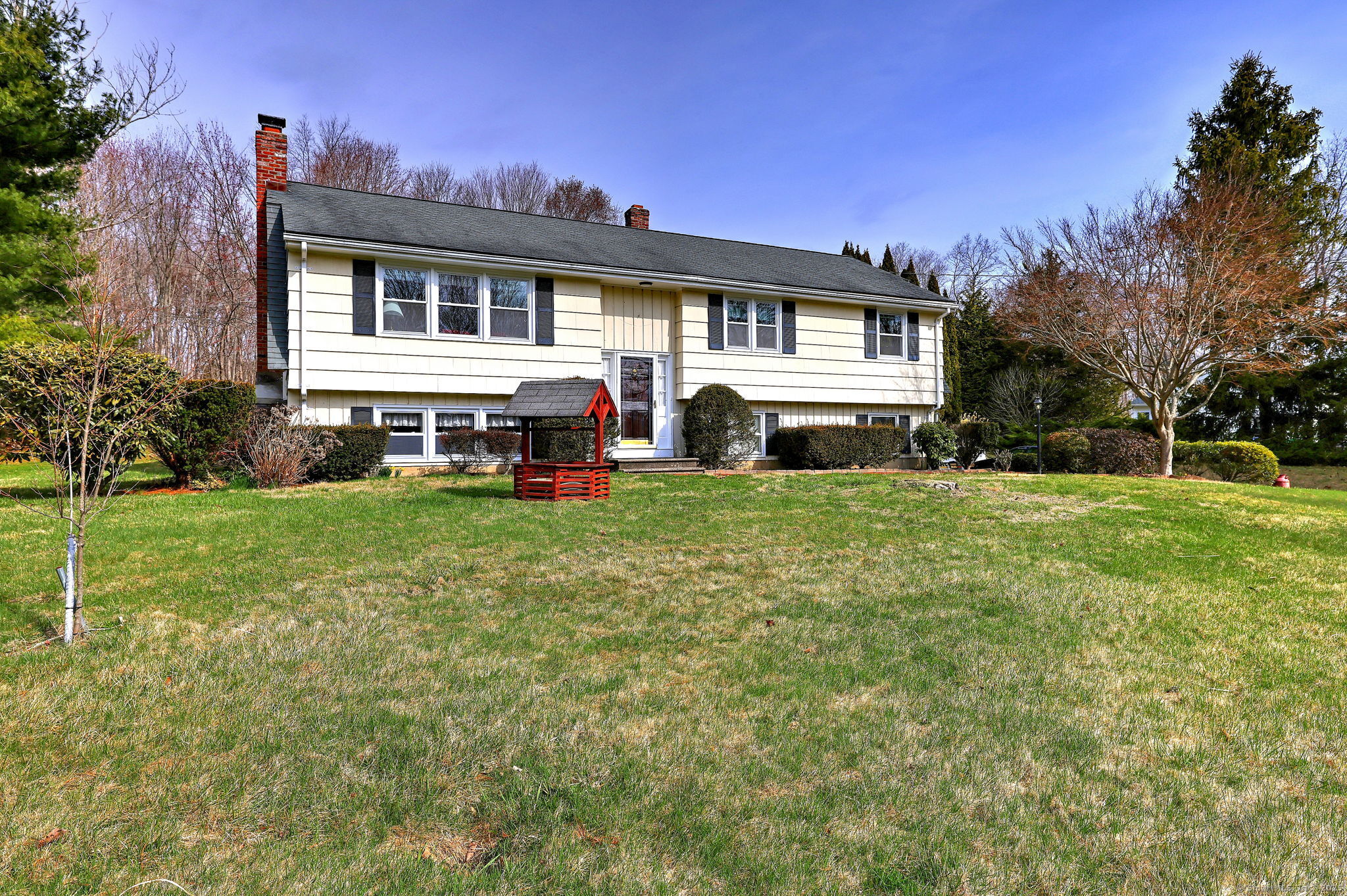 31 Redcoat Lane, Guilford, Connecticut image 1