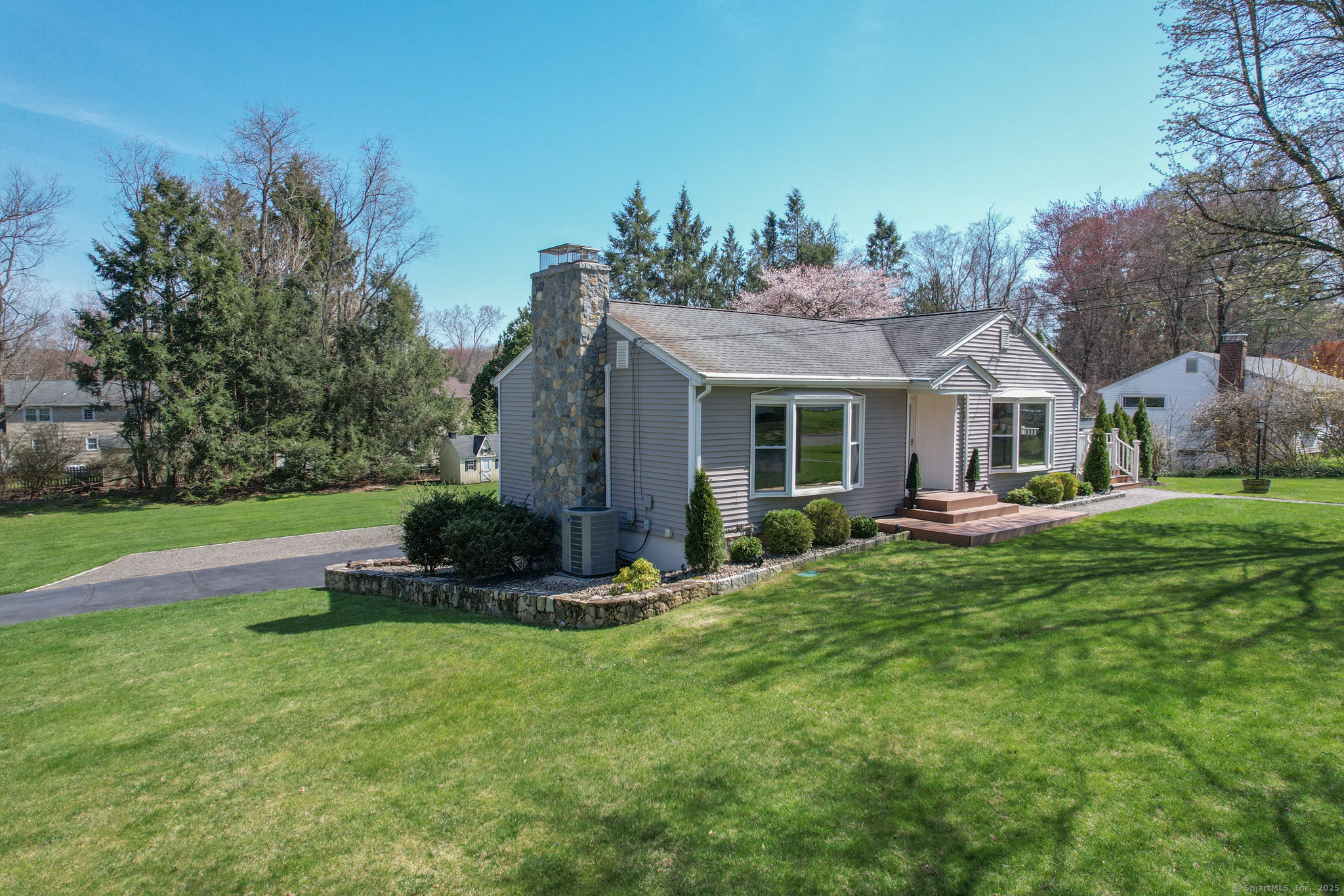 390 Carlton Drive, Cheshire, Connecticut image 4