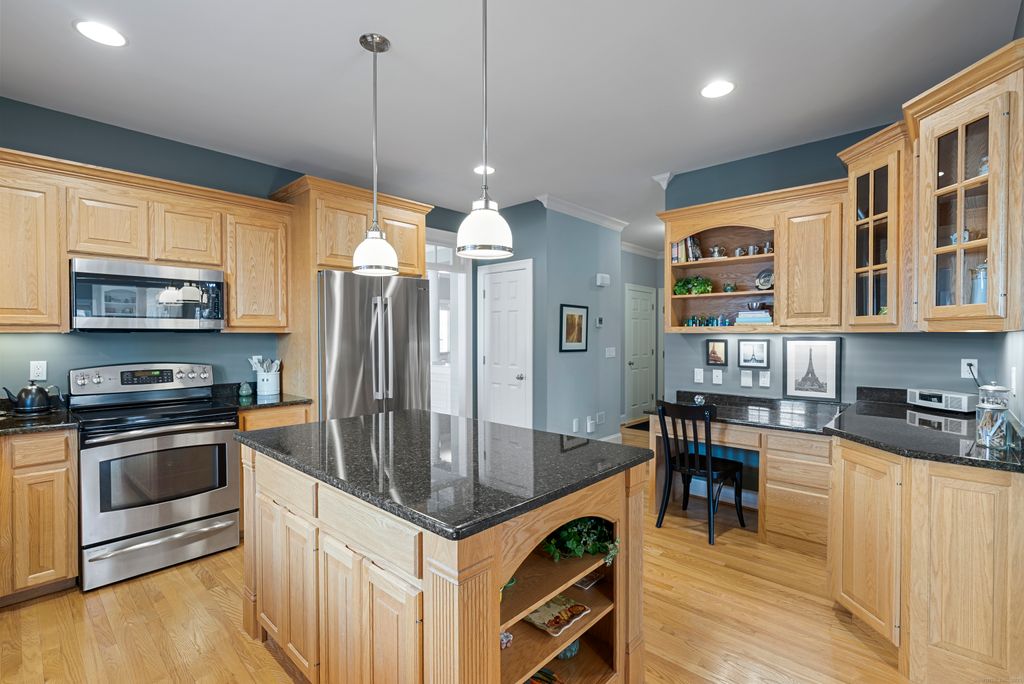 Photo of 17 Autumn Lane #17, Glastonbury, CT 06033 (MLS # 24141138)