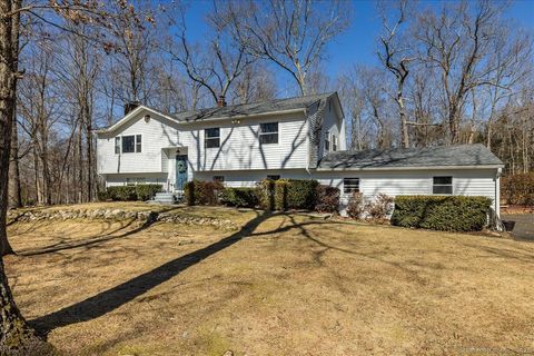 105 Pepper Tree Hill Lane, Southbury, CT 06488 - #: 24081659