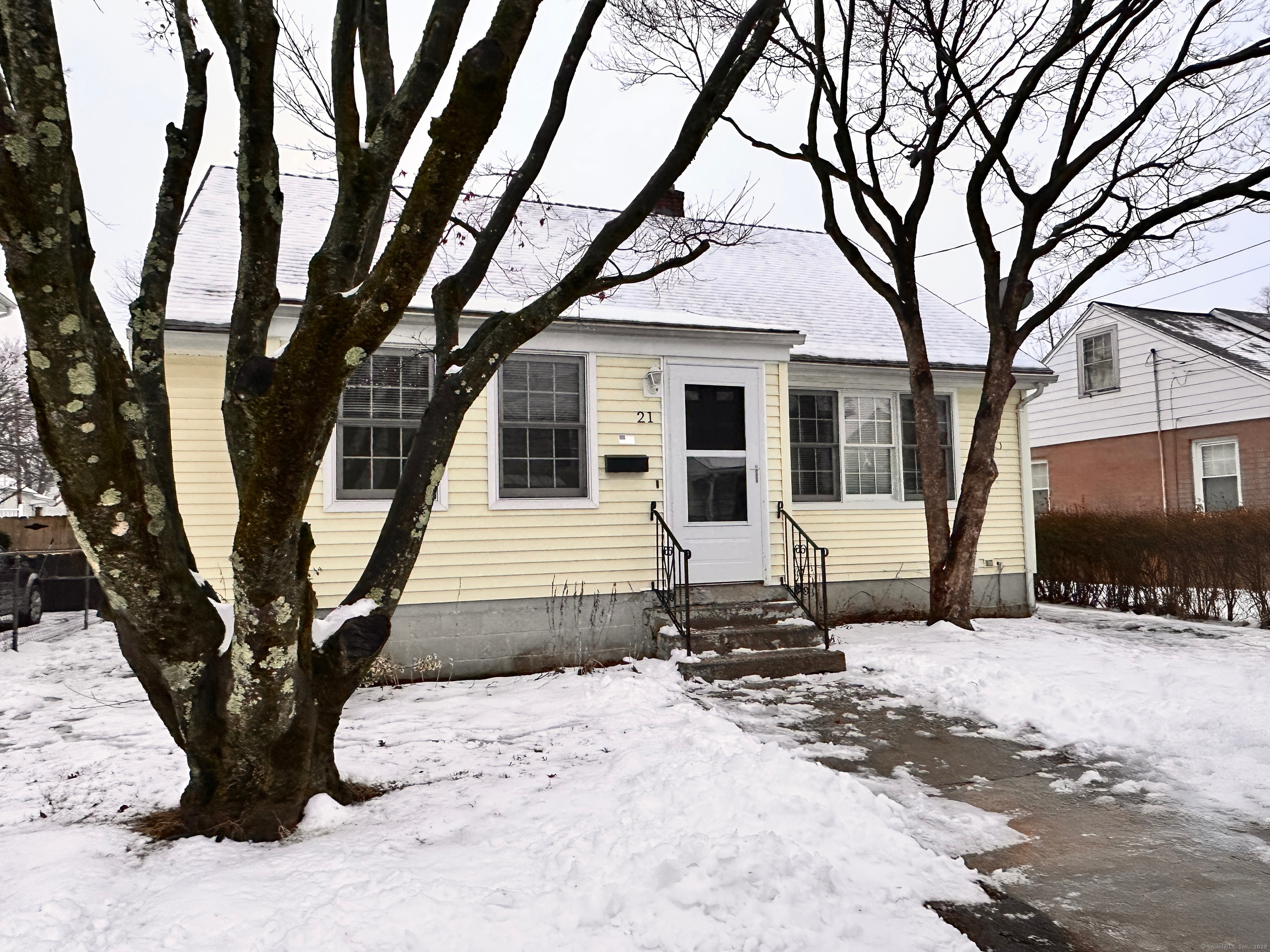 21 Avon Street, Ansonia, Connecticut image 2