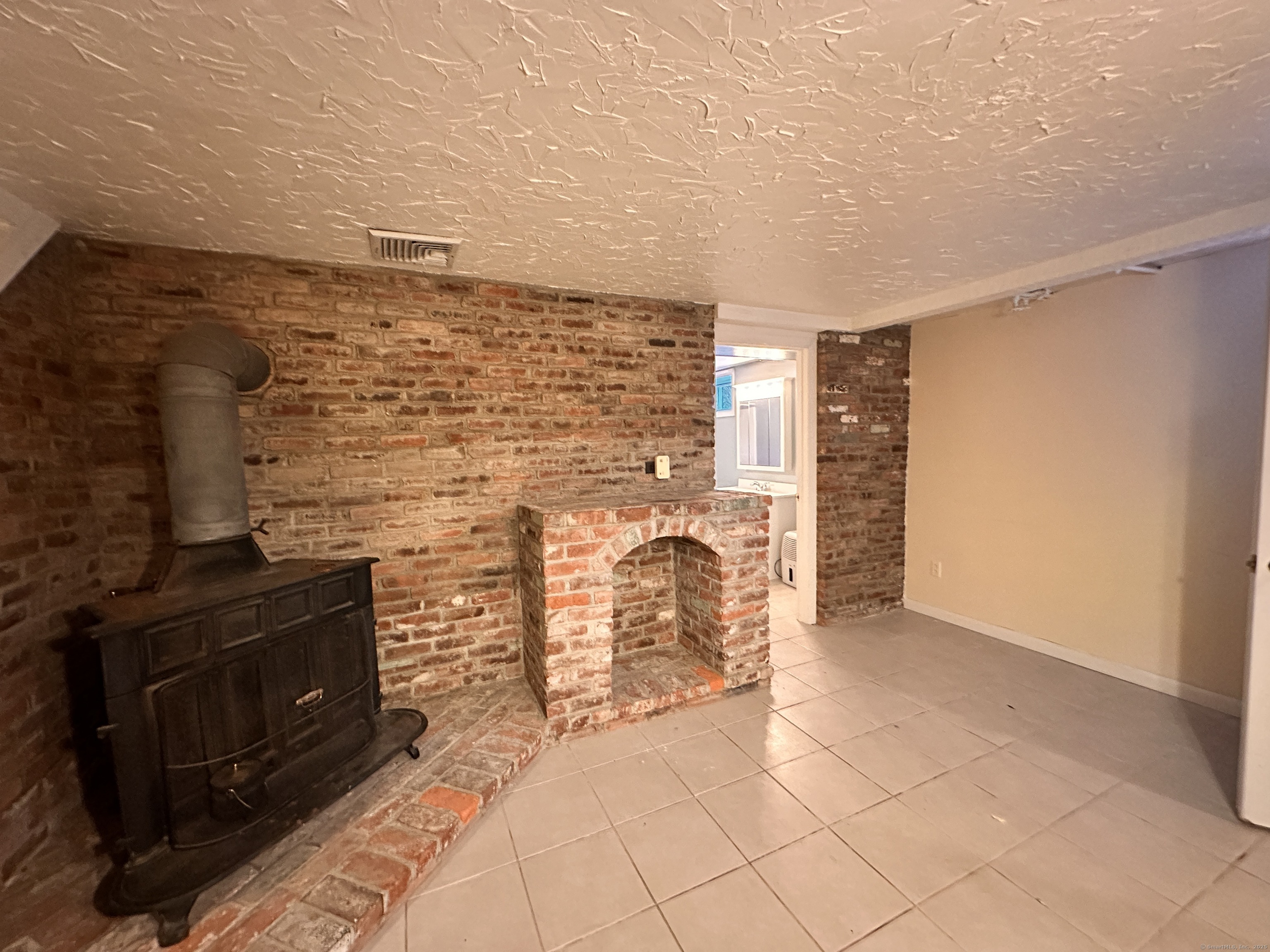 21 Avon Street, Ansonia, Connecticut image 33