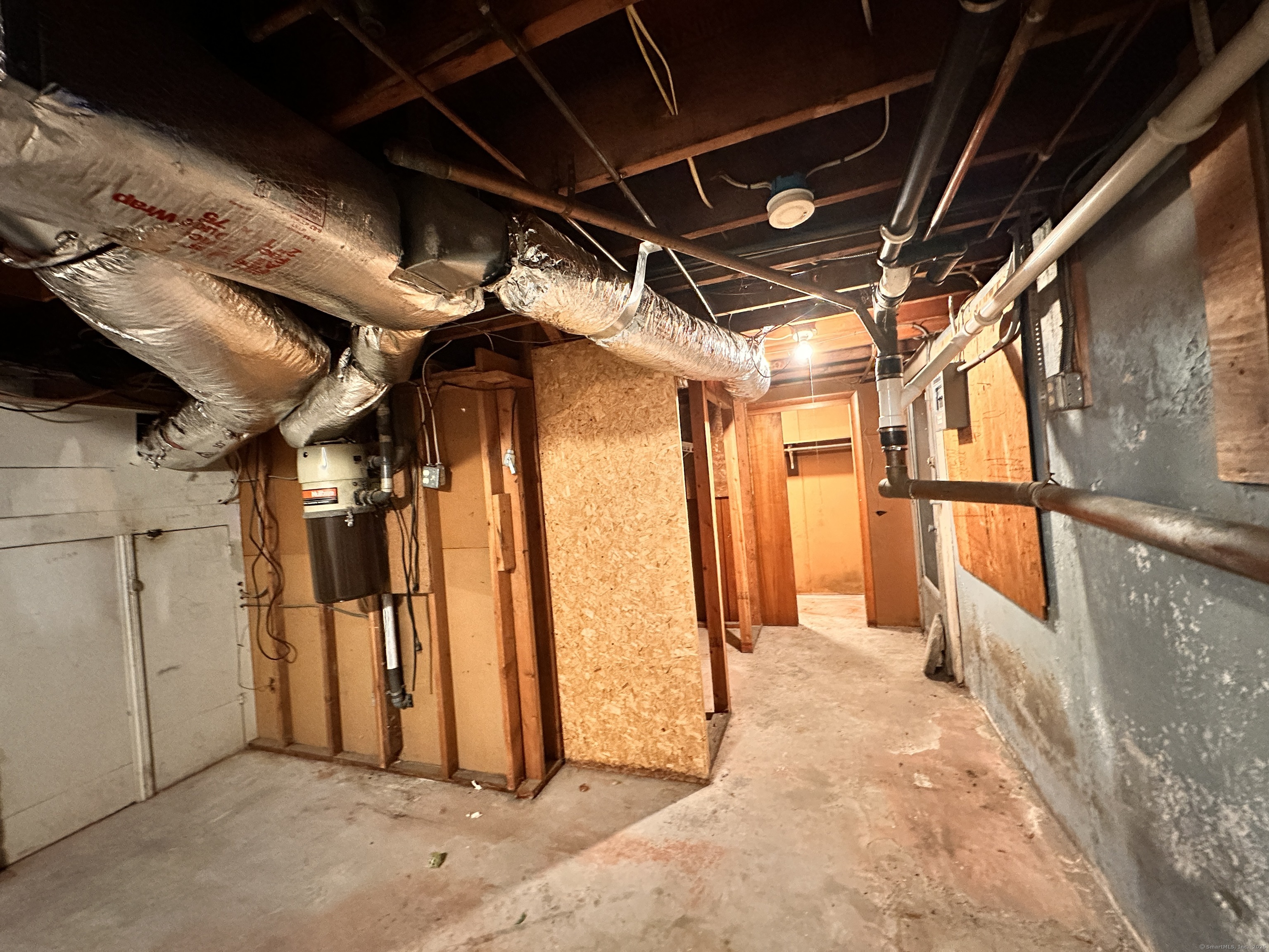 21 Avon Street, Ansonia, Connecticut image 38