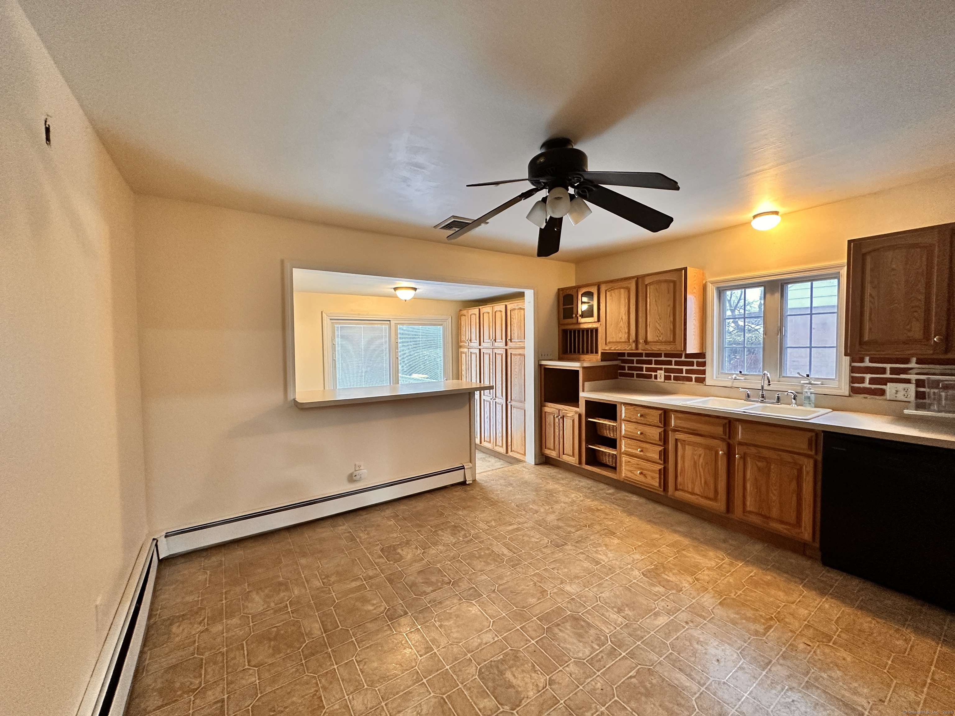 21 Avon Street, Ansonia, Connecticut image 11