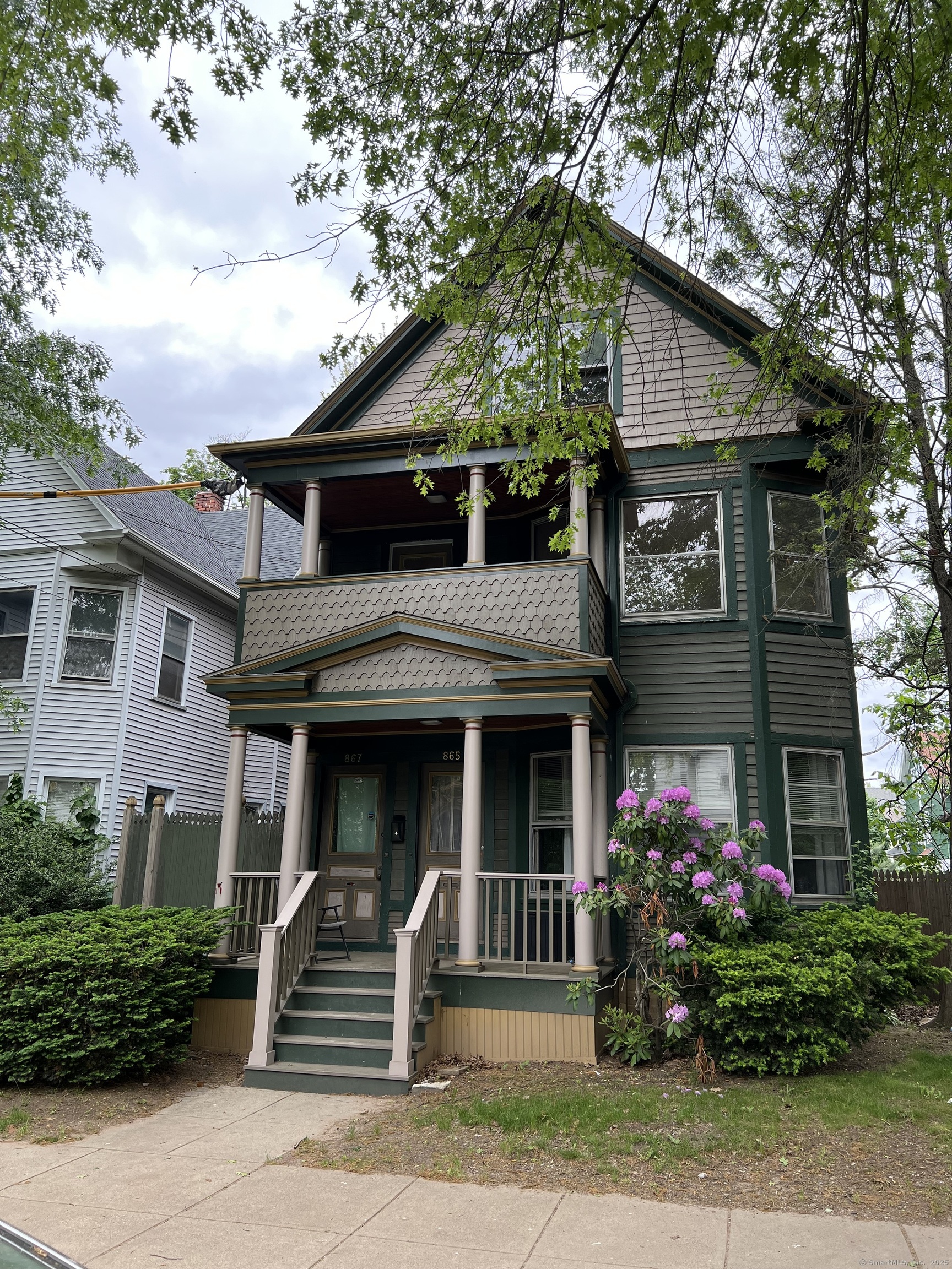 Property for Sale at Elm Street, New Haven, Connecticut - Bedrooms: 4 
Bathrooms: 2 
Rooms: 10  - $484,900