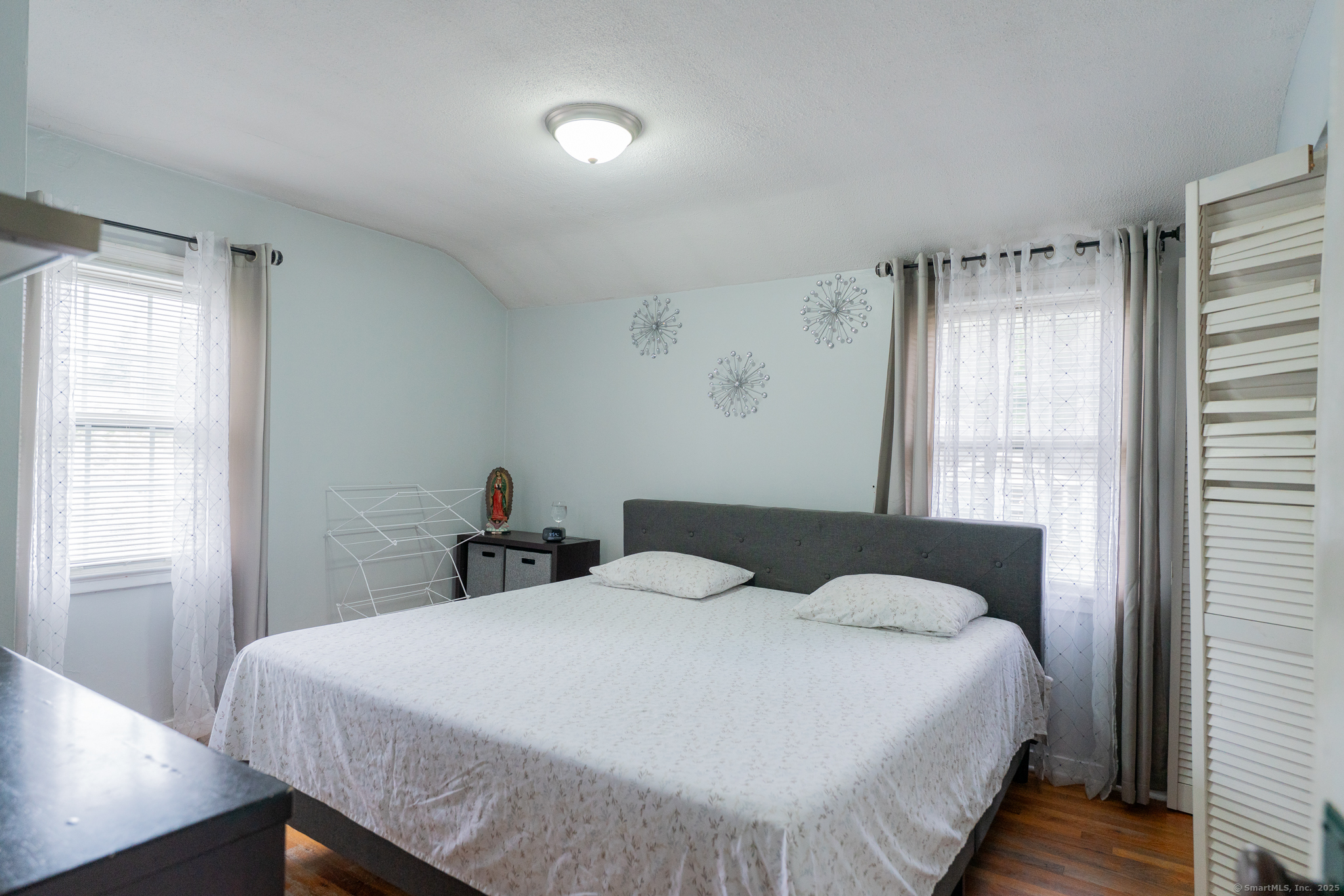 West Hartford, Connecticut 06110, United States, 4 Bedrooms Bedrooms, ,2 BathroomsBathrooms,Residential,Pending,145678