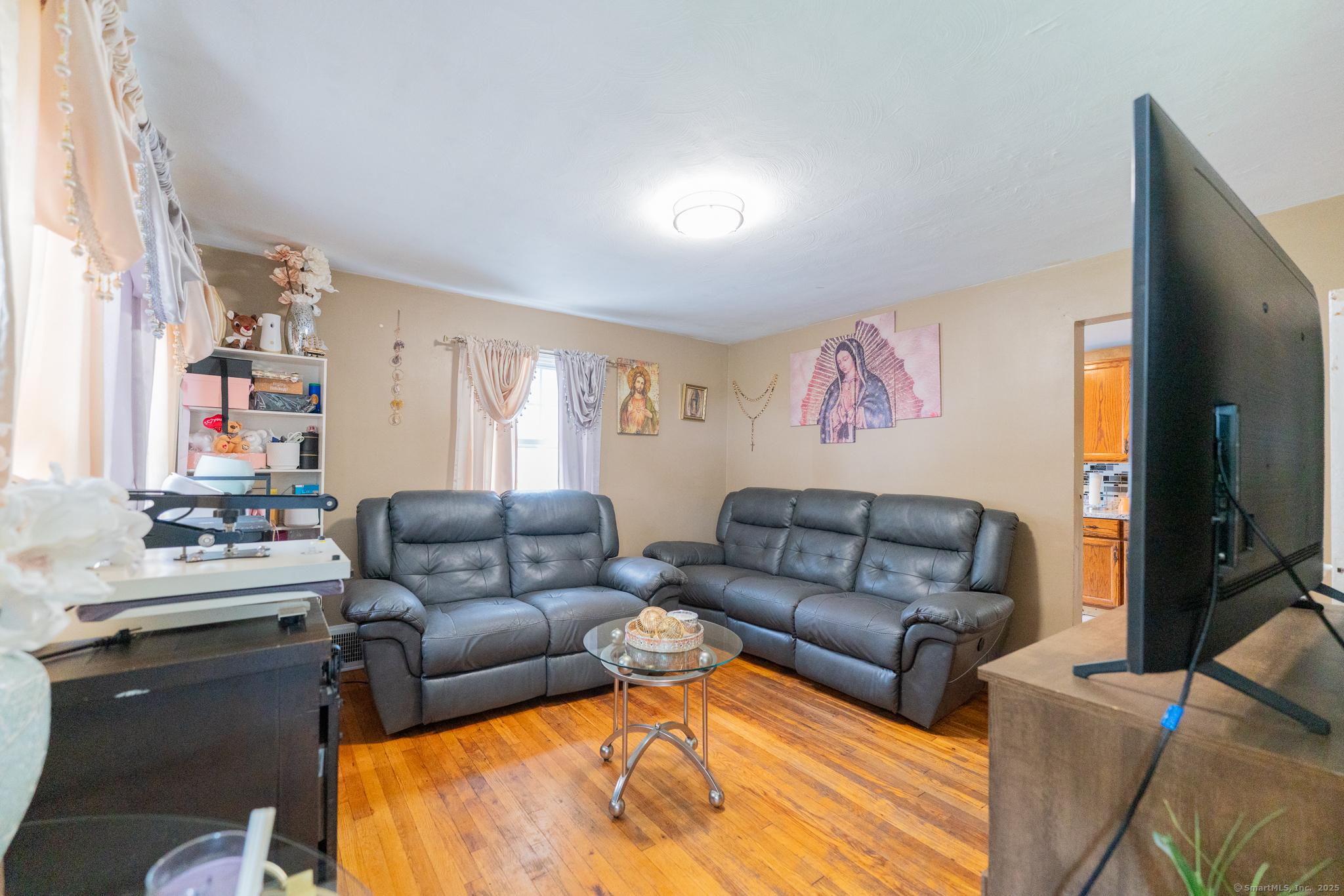 West Hartford, Connecticut 06110, United States, 4 Bedrooms Bedrooms, ,2 BathroomsBathrooms,Residential,Pending,145678