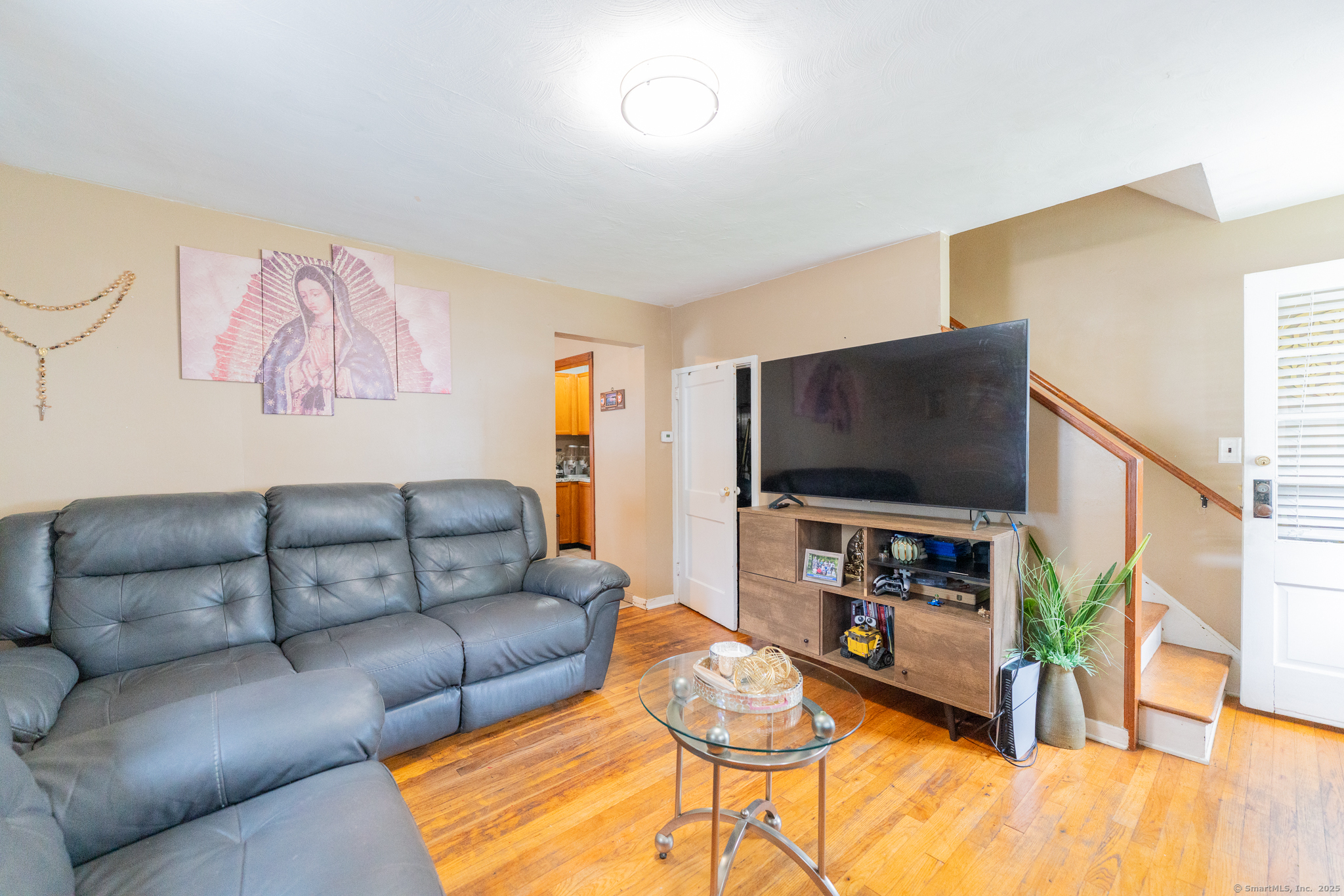 West Hartford, Connecticut 06110, United States, 4 Bedrooms Bedrooms, ,2 BathroomsBathrooms,Residential,Pending,145678