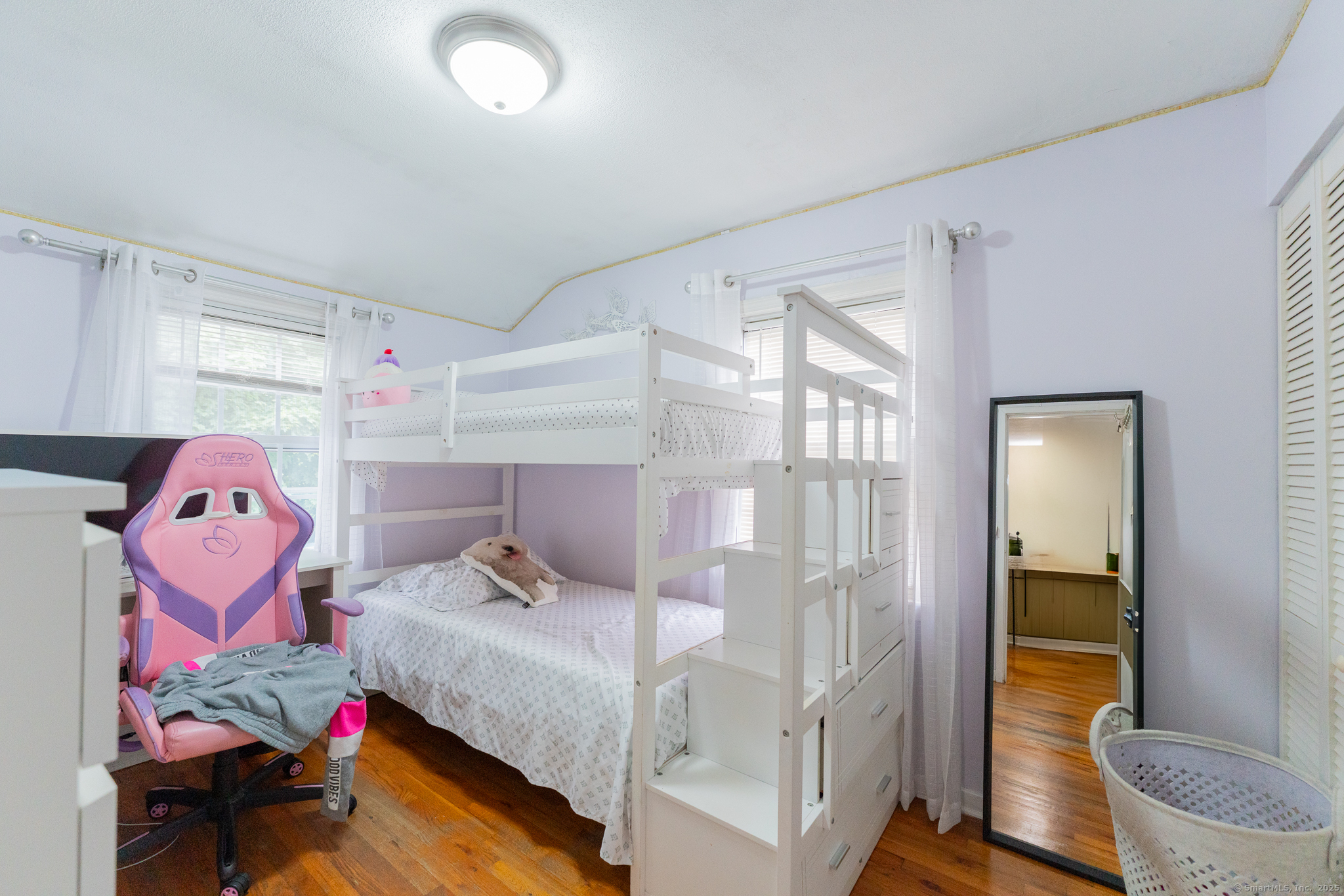 West Hartford, Connecticut 06110, United States, 4 Bedrooms Bedrooms, ,2 BathroomsBathrooms,Residential,Pending,145678