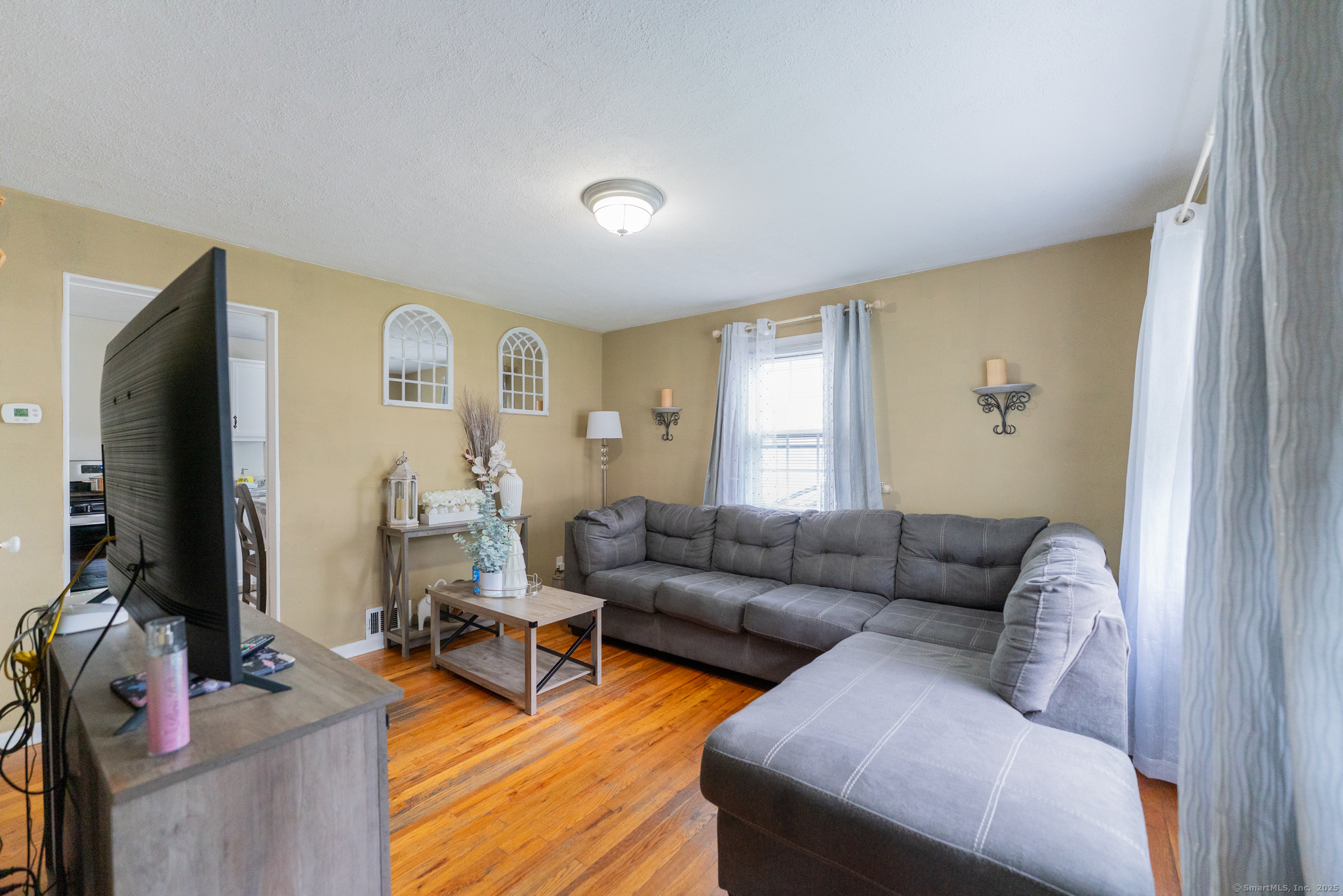 West Hartford, Connecticut 06110, United States, 4 Bedrooms Bedrooms, ,2 BathroomsBathrooms,Residential,Pending,145678