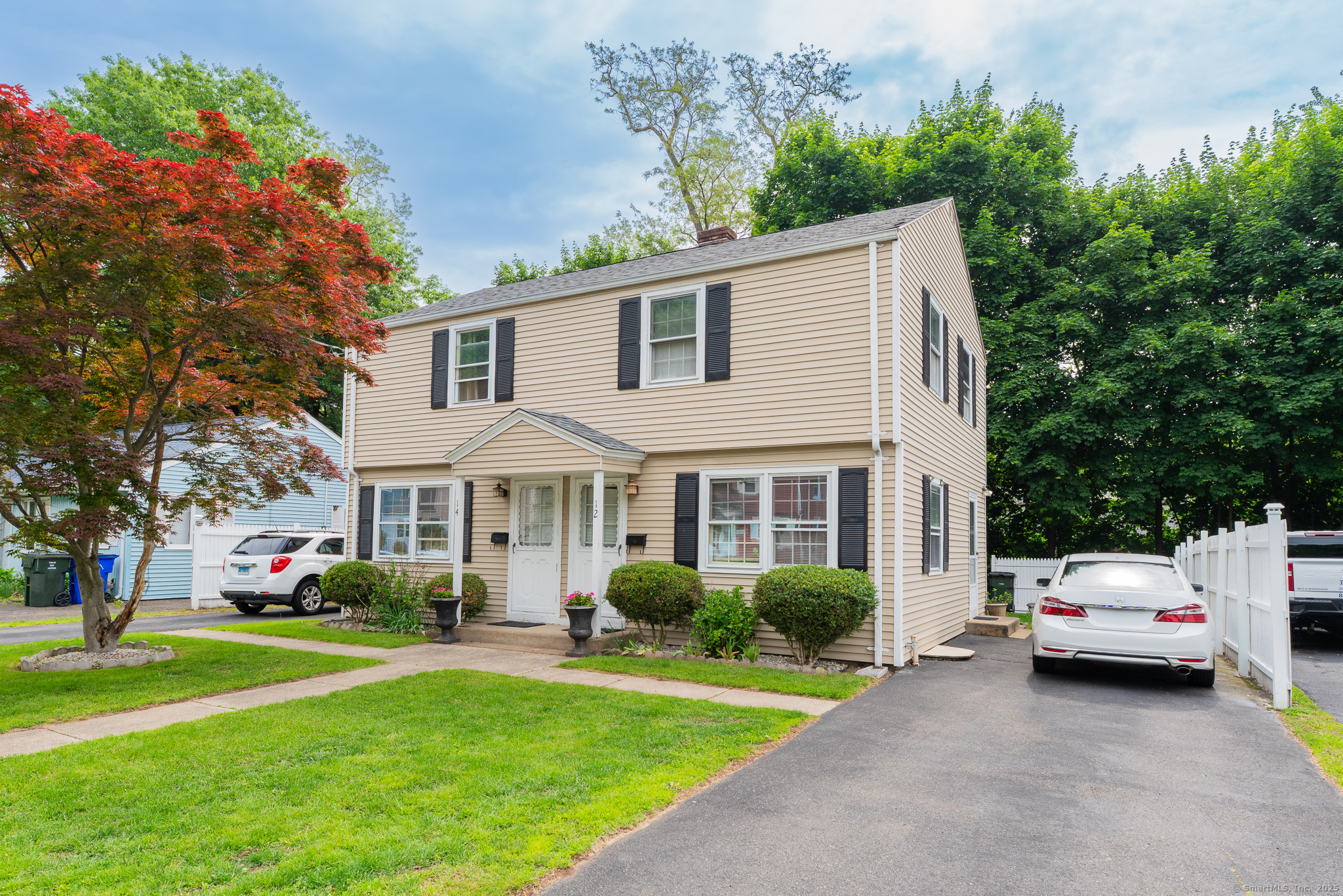 West Hartford, Connecticut 06110, United States, 4 Bedrooms Bedrooms, ,2 BathroomsBathrooms,Residential,Pending,145678