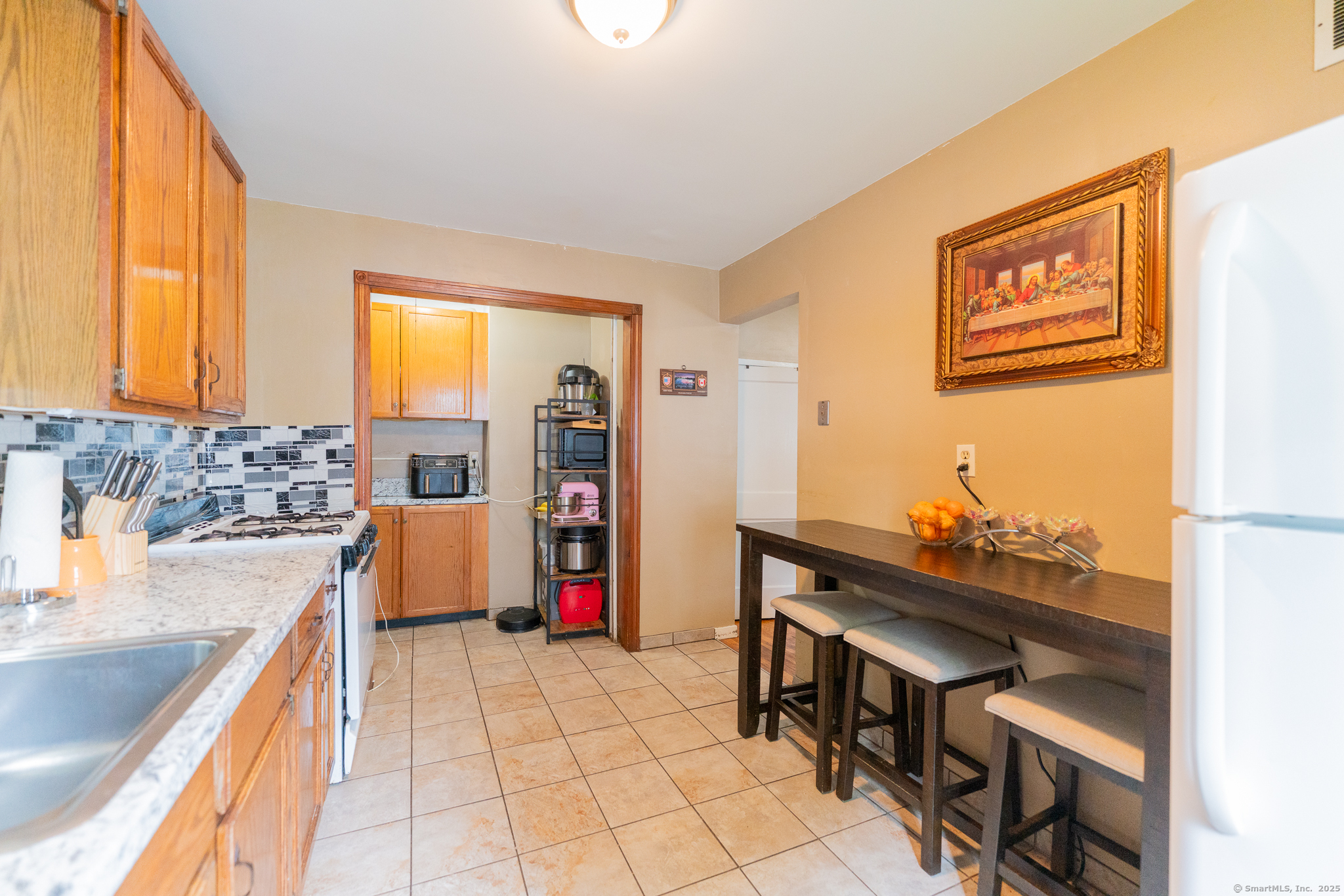 West Hartford, Connecticut 06110, United States, 4 Bedrooms Bedrooms, ,2 BathroomsBathrooms,Residential,Pending,145678