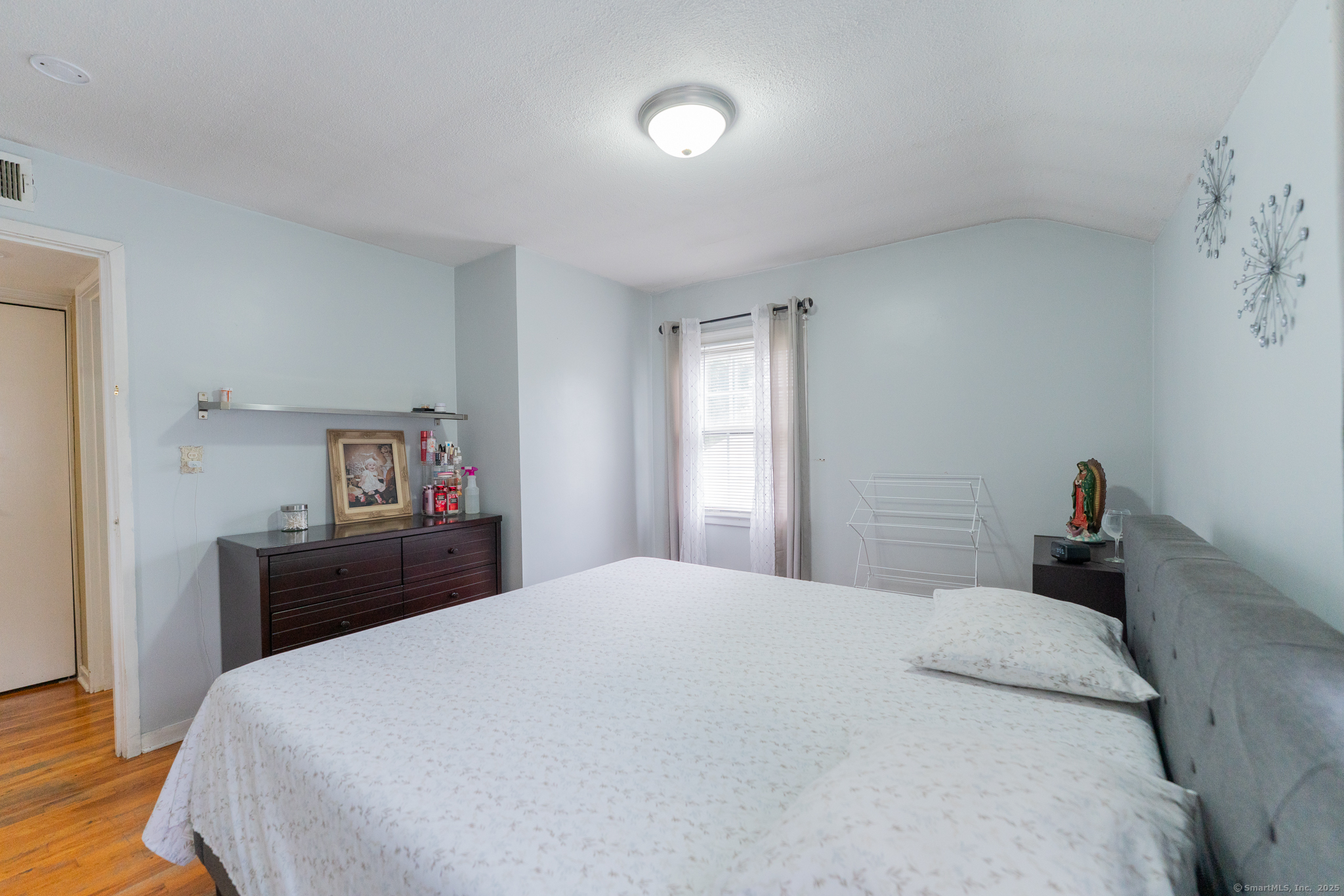 West Hartford, Connecticut 06110, United States, 4 Bedrooms Bedrooms, ,2 BathroomsBathrooms,Residential,Pending,145678