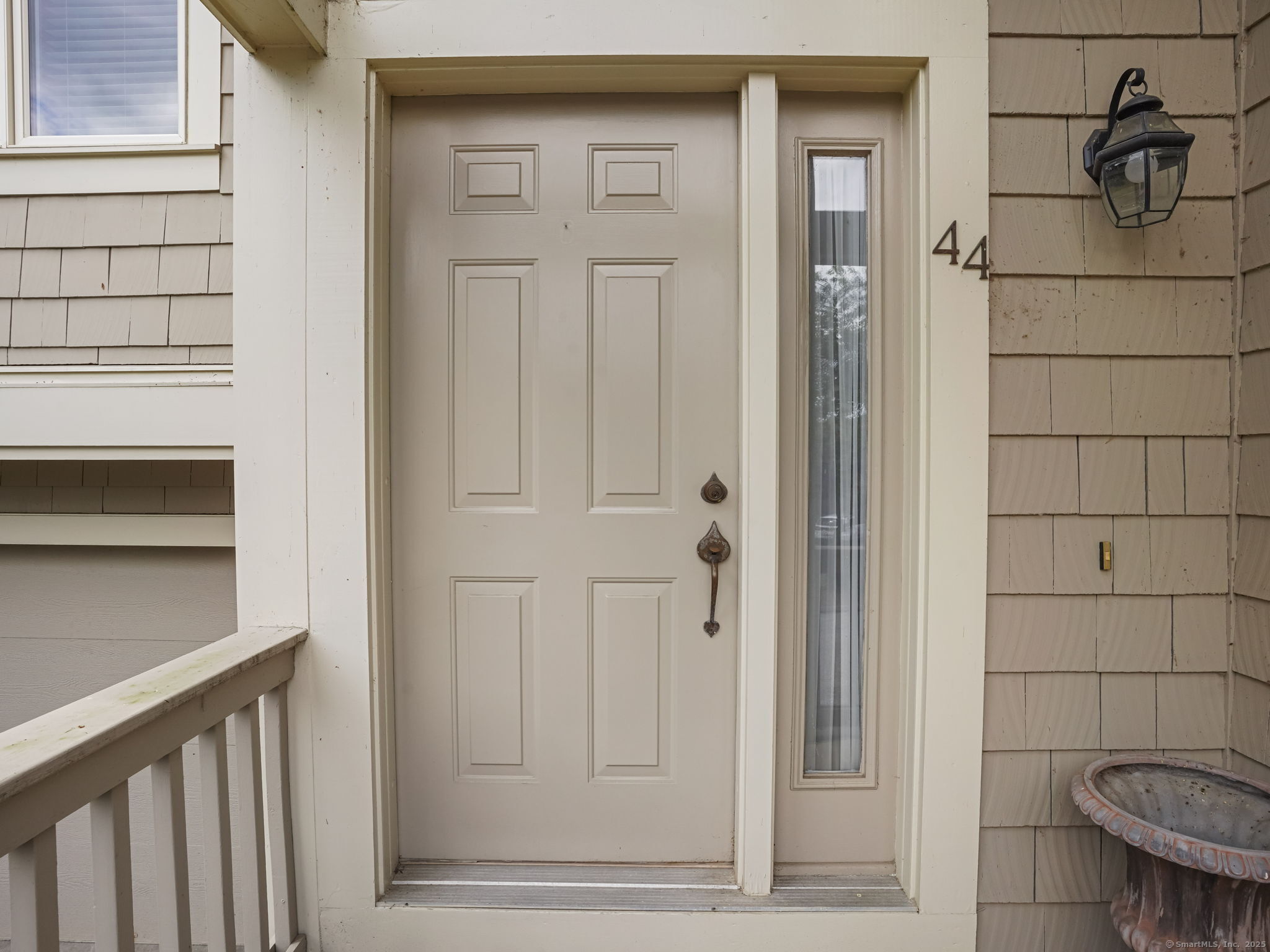 11 Boulevard Drive 10-44