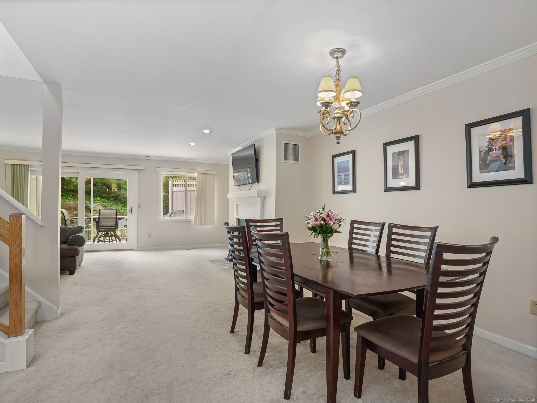 11 Boulevard Drive 10-44