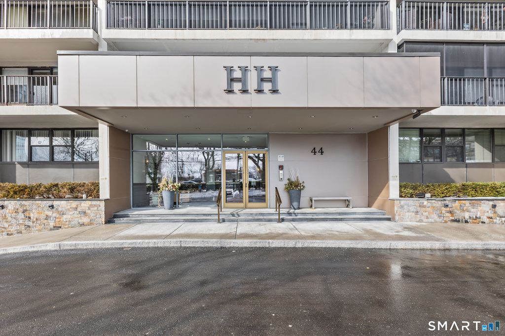 Photo of 44 Strawberry Hill Avenue #8K, Stamford, CT 06902 (MLS # 24170477)