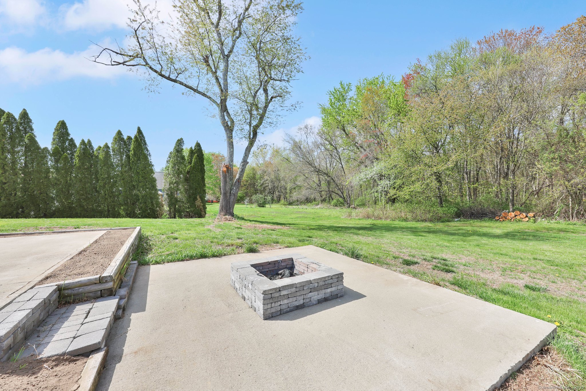 327 Abbe Road, Enfield, Connecticut image 30