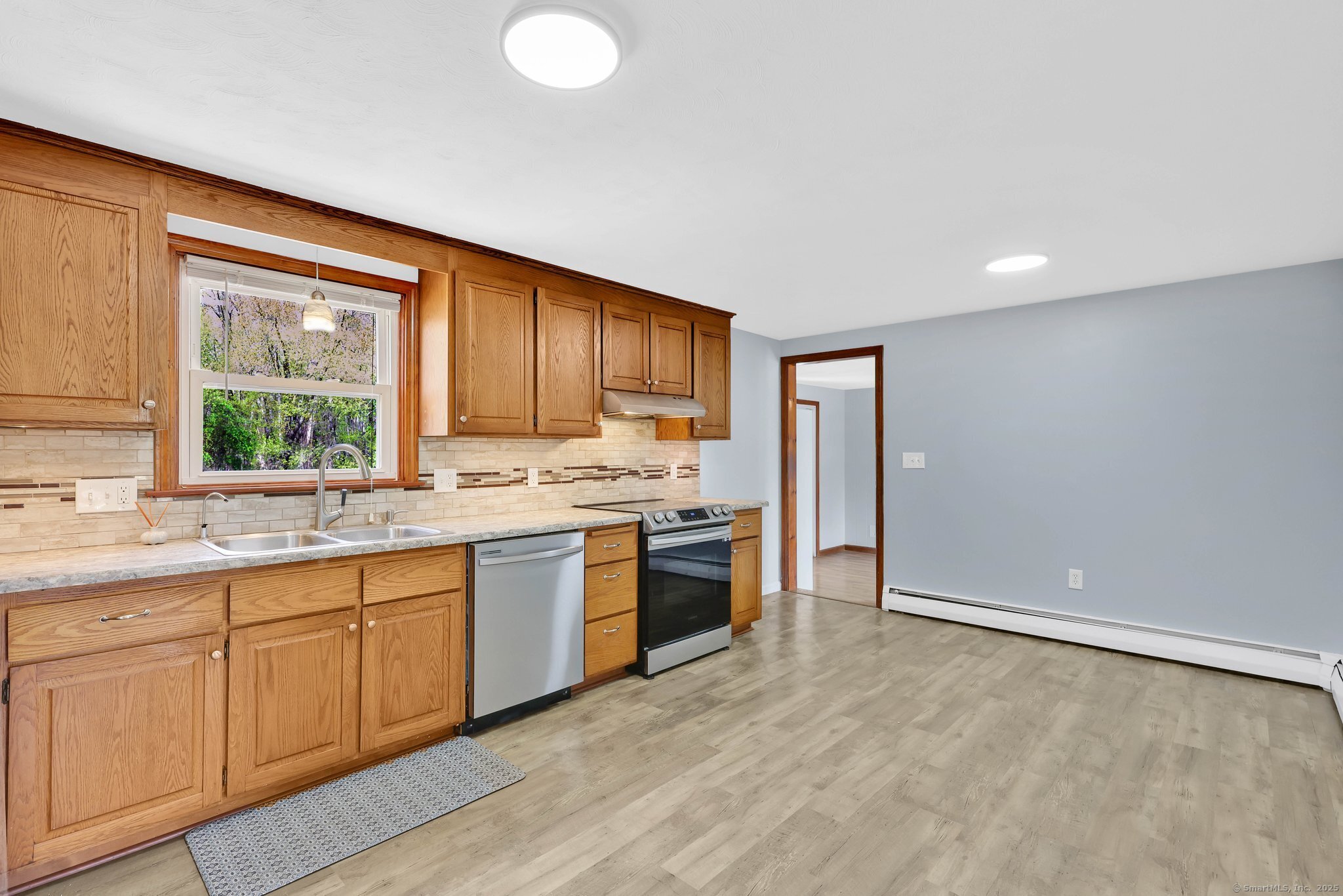 327 Abbe Road, Enfield, Connecticut image 8