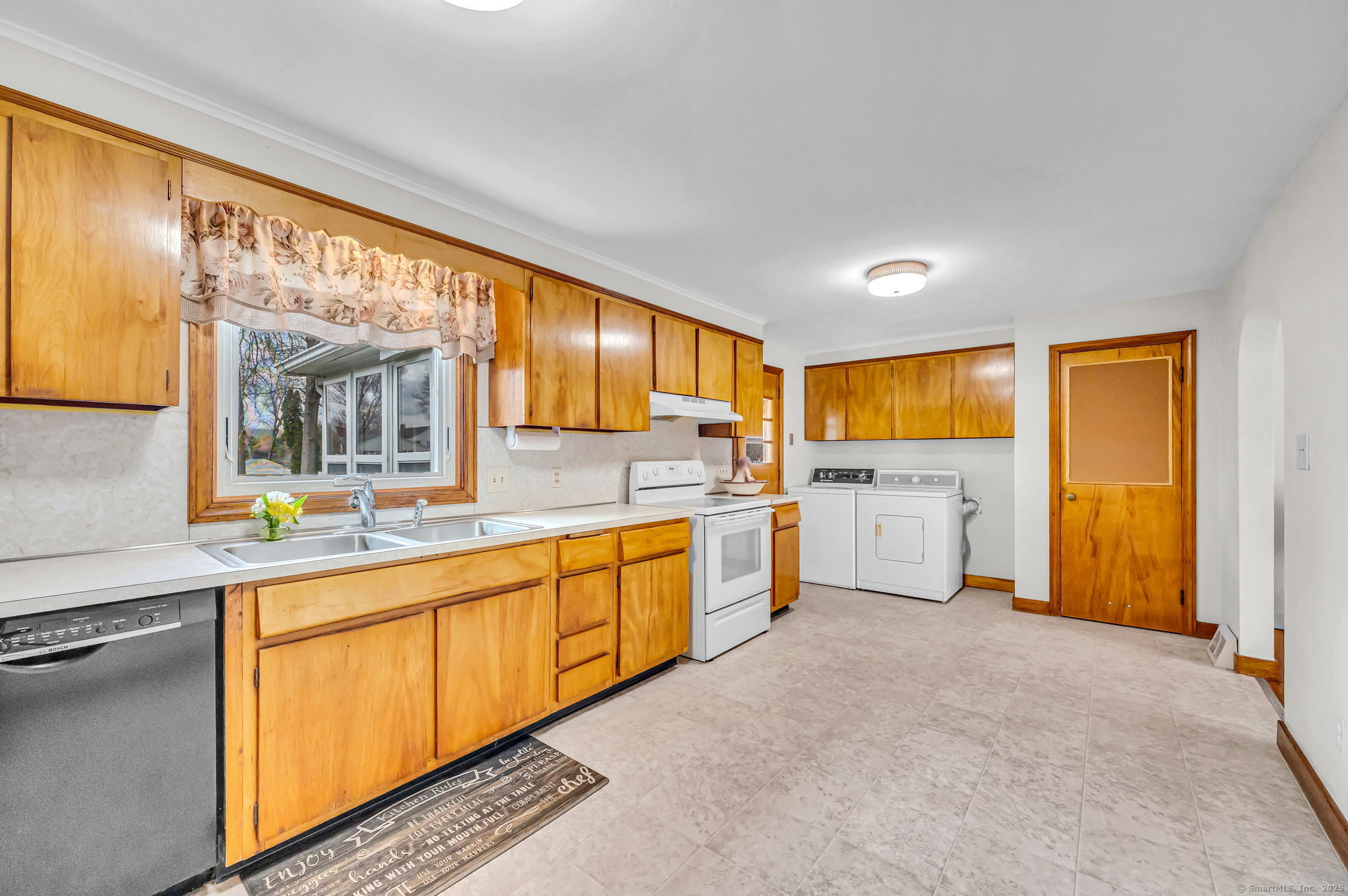 21 Riverview Terrace, Suffield, Connecticut image 5