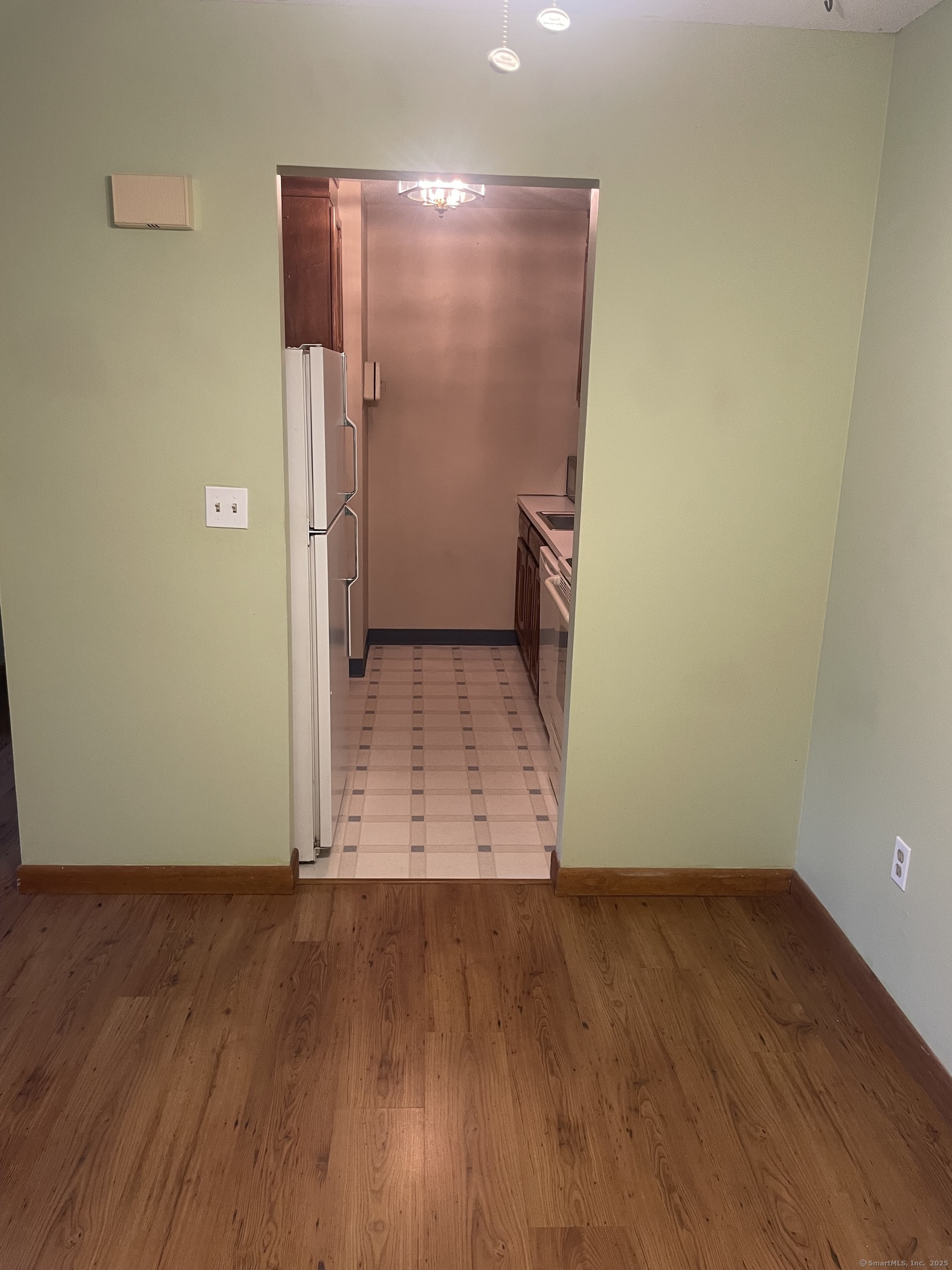 36 Thompson Road #APT B, Manchester, Connecticut image 5