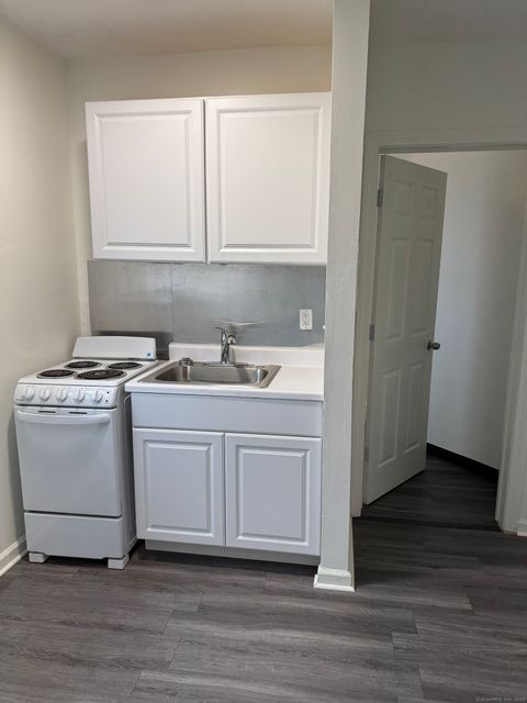 Tiny photo for 666 Main Street #C4, Middletown, CT 06457 (MLS # 24136548)