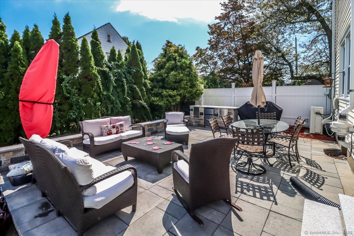 40 Laughlin Road East