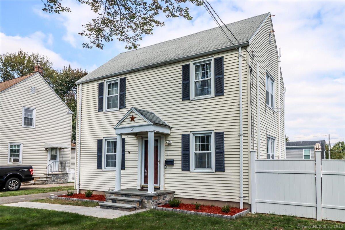 40 Laughlin Road East
