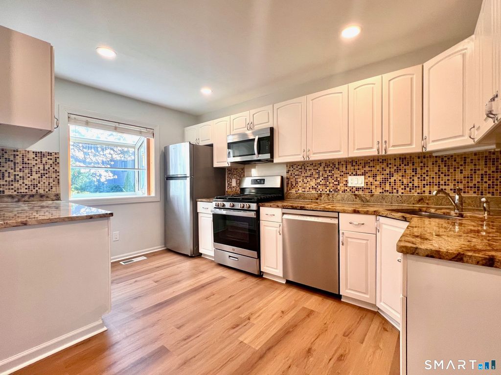 Photo of 320 Strawberry Hill Avenue #16, Stamford, CT 06902 (MLS # 24167249)
