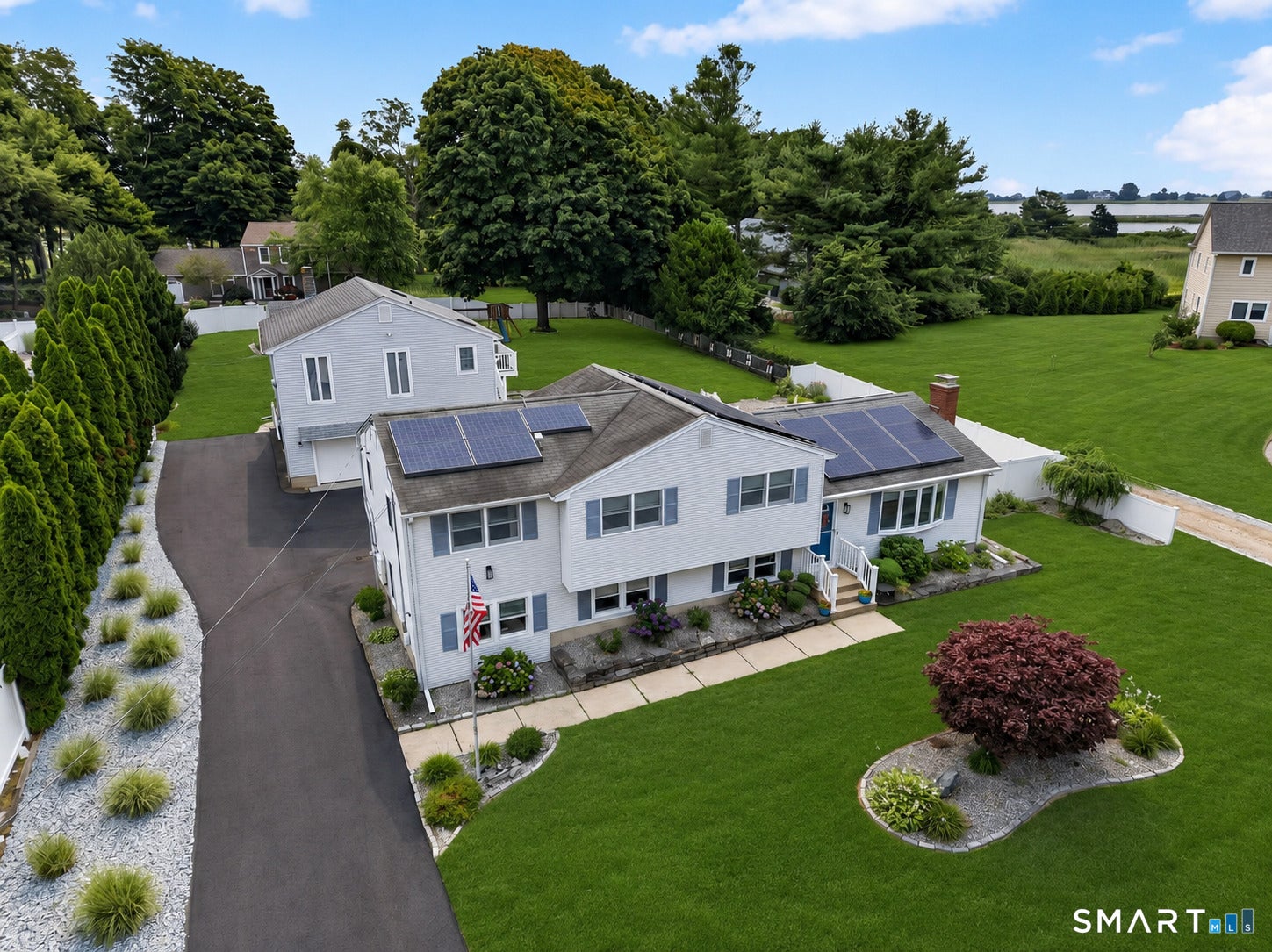 26 Willard Avenue