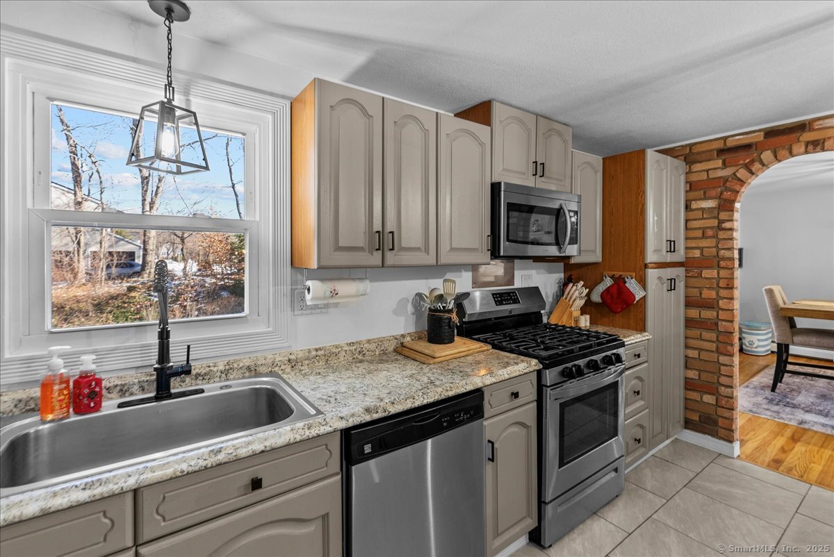 839 Brewer Street, East Hartford, Connecticut image 8