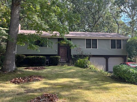 Photo of 34 Stonehenge Drive, Windsor, CT 06095 (MLS # 24131393)