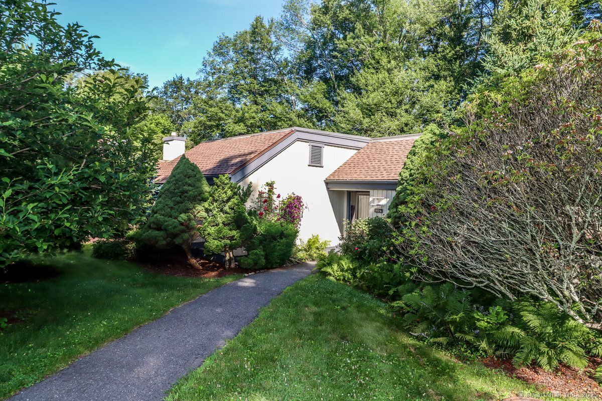 920 Heritage Village A