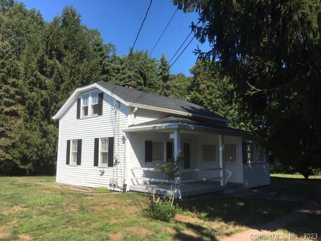 Rental Property at 5917 Main Street, Trumbull, Connecticut - Bedrooms: 2 
Bathrooms: 1 
Rooms: 6  - $2,200 MO.