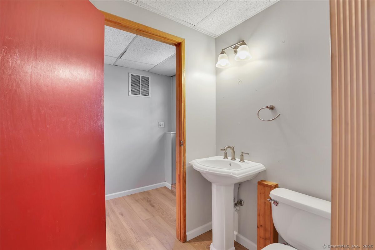 345 Evening Star Drive, Naugatuck, Connecticut image 24