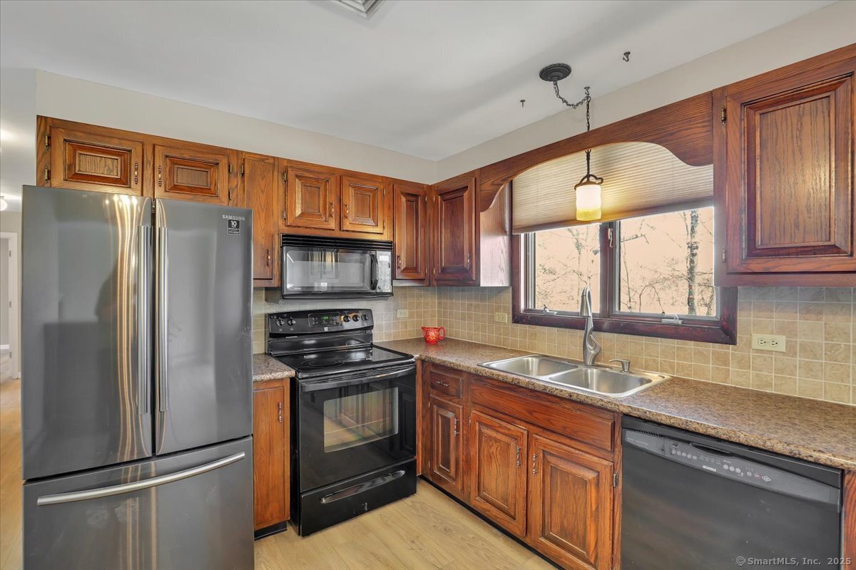 345 Evening Star Drive, Naugatuck, Connecticut image 9