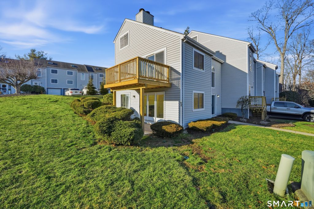 Photo of 3 Hunters Run #3, Cromwell, CT 06416 (MLS # 24145908)