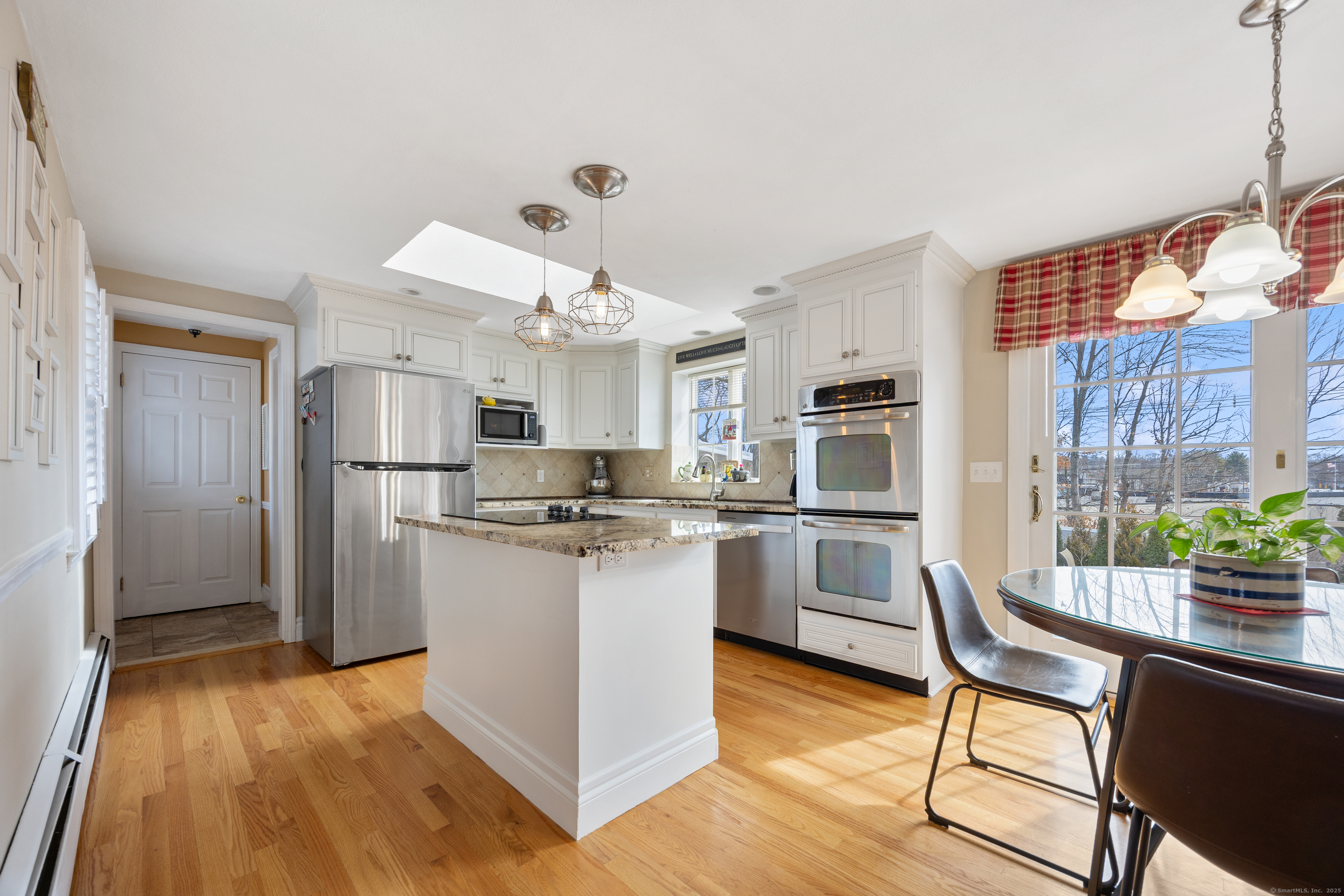 24 Primrose Lane, Bristol, Connecticut image 3